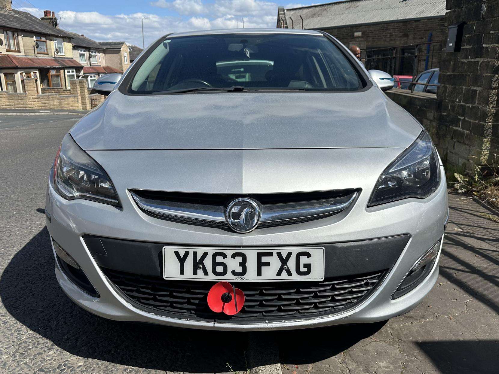 A 2013 VAUXHALL ASTRA 1.6 16v Energy Hatchback 5dr Petrol Manual Euro 5 (115 ps) A 2013 VAUXHALL ASTRA 1.6 16v Energy Hatchback 5dr Petrol Manual Euro 5 (115 ps)