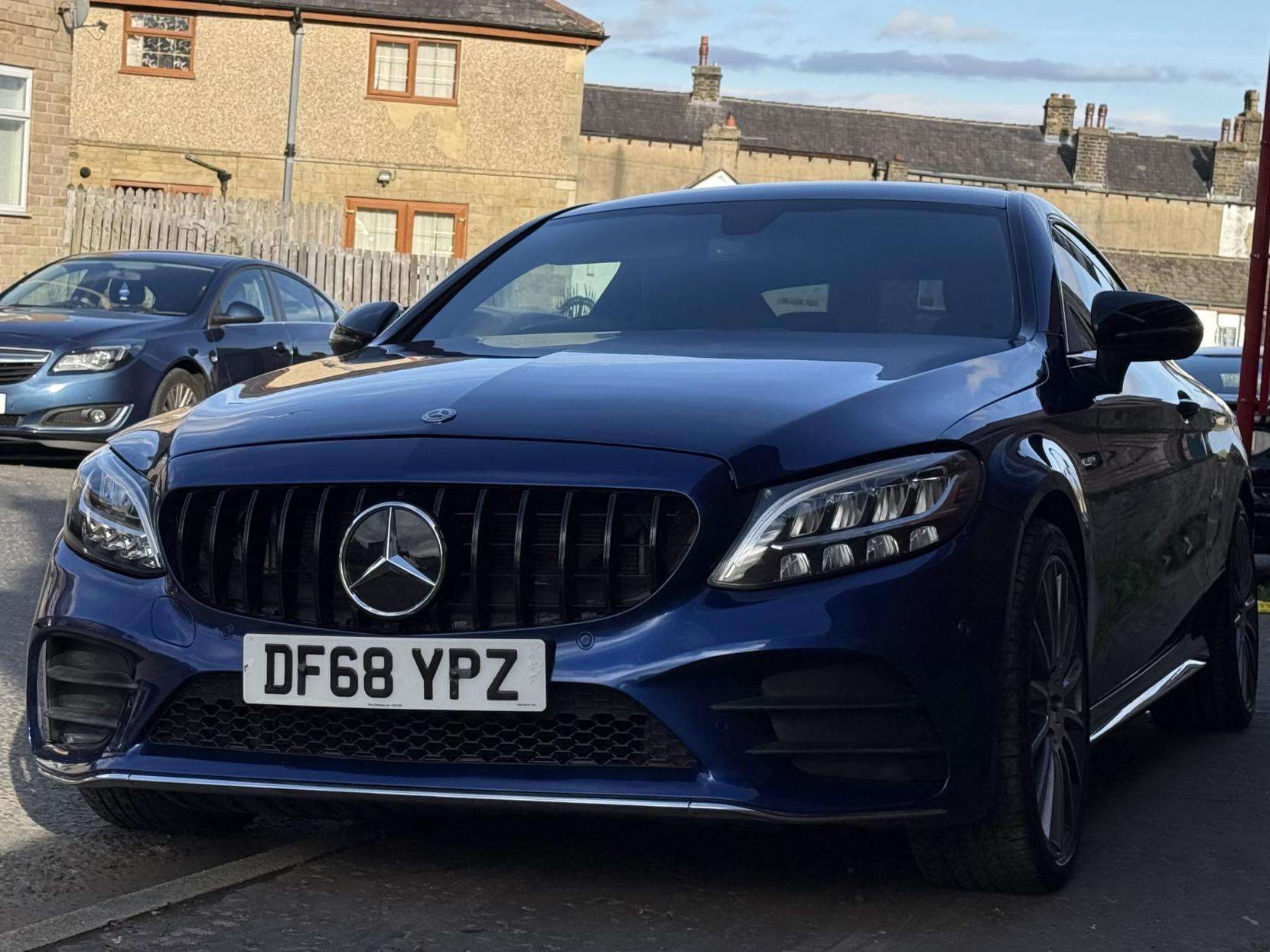 A 2019 MERCEDES-BENZ C CLASS 3.0 C43 V6 AMG Coupe 2dr Petrol G-Tronic+ 4MATIC Euro 6 (s/s) (390 ps) A 2019 MERCEDES-BENZ C CLASS 3.0 C43 V6 AMG Coupe 2dr Petrol G-Tronic+ 4MATIC Euro 6 (s/s) (390 ps)