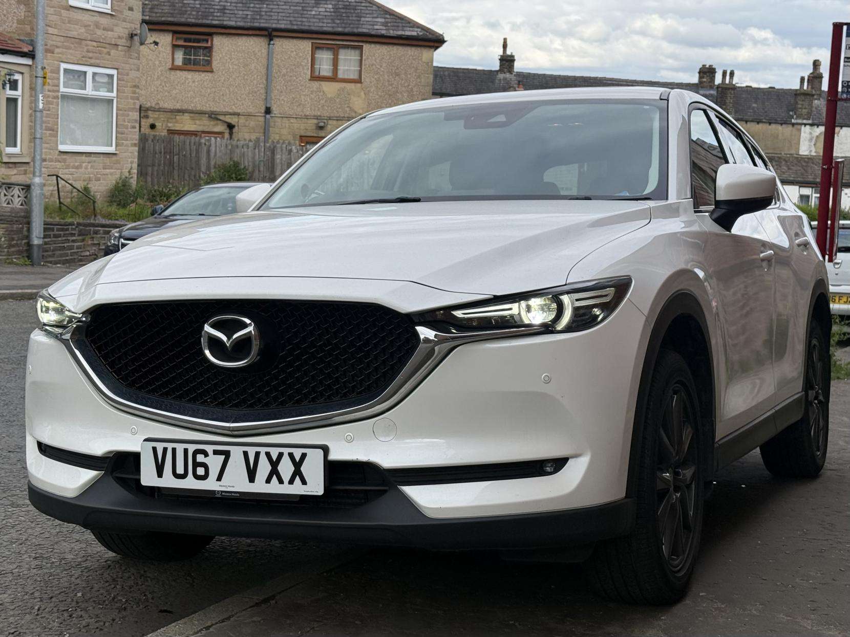 A 2017 MAZDA CX-5 2.2 SKYACTIV-D Sport Nav SUV 5dr Diesel Auto 4WD Euro 6 (s/s) (175 ps) A 2017 MAZDA CX-5 2.2 SKYACTIV-D Sport Nav SUV 5dr Diesel Auto 4WD Euro 6 (s/s) (175 ps)