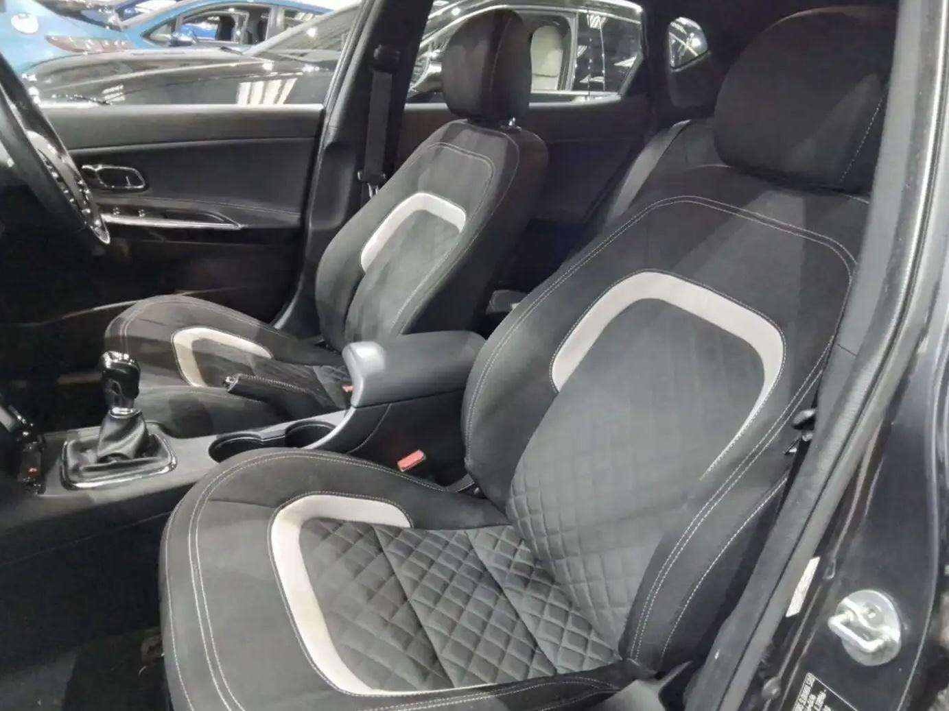 A 2018 KIA CEED 1.6 CRDi GT-Line Hatchback 5dr Diesel Manual Euro 6 (s/s) (134 bhp) A 2018 KIA CEED 1.6 CRDi GT-Line Hatchback 5dr Diesel Manual Euro 6 (s/s) (134 bhp)