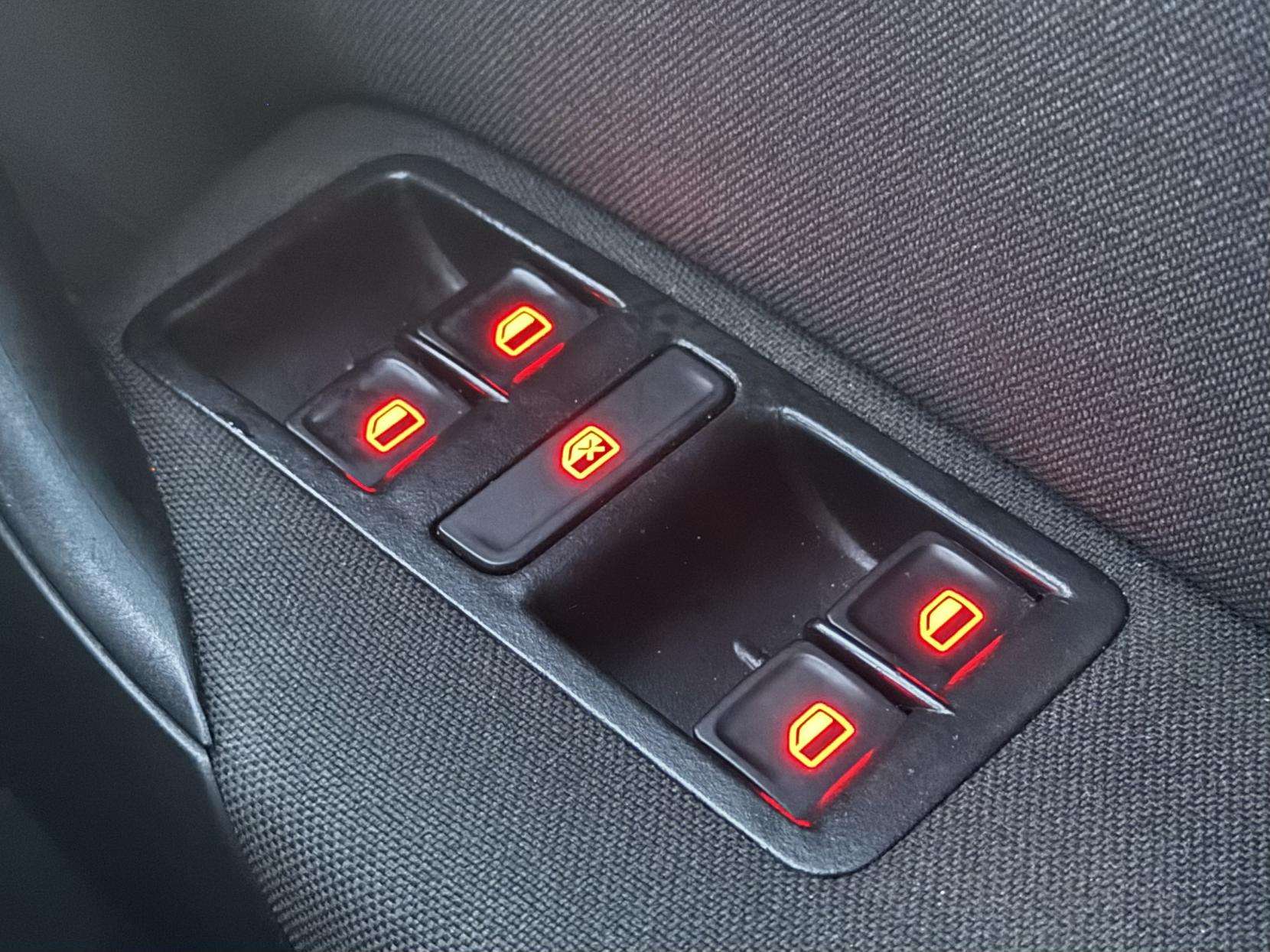 2015 VOLKSWAGEN POLO 2015 VOLKSWAGEN POLO