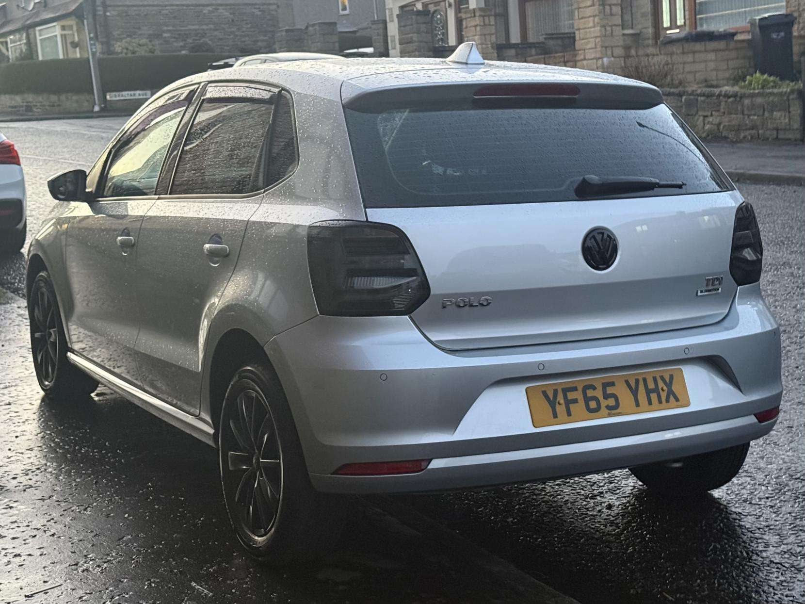 A 2015 VOLKSWAGEN POLO 1.4 TDI BlueMotion Tech SE Hatchback 5dr Diesel Manual Euro 6 (s/s) (75 ps) A 2015 VOLKSWAGEN POLO 1.4 TDI BlueMotion Tech SE Hatchback 5dr Diesel Manual Euro 6 (s/s) (75 ps)