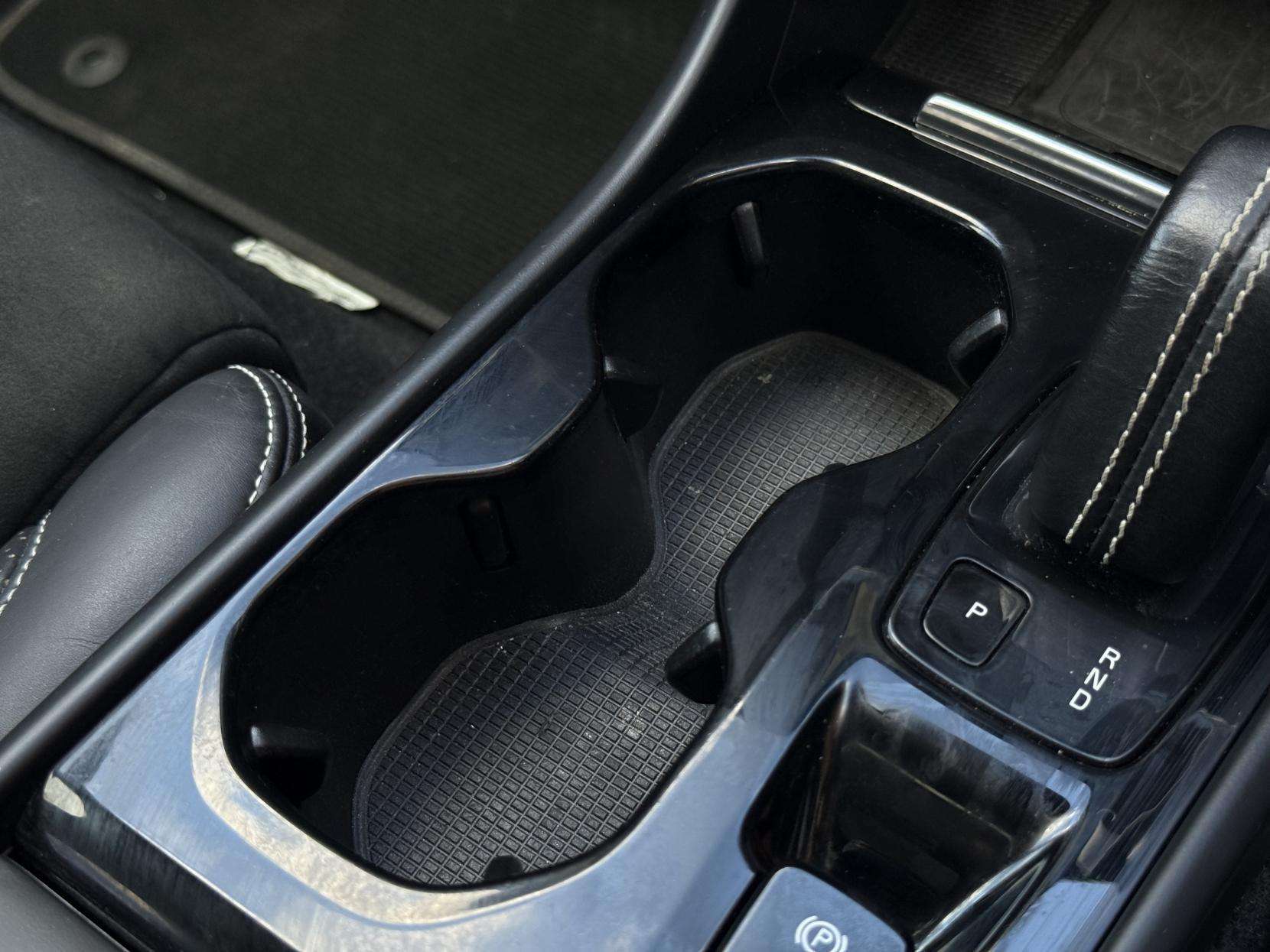 2019 VOLVO XC40 2019 VOLVO XC40