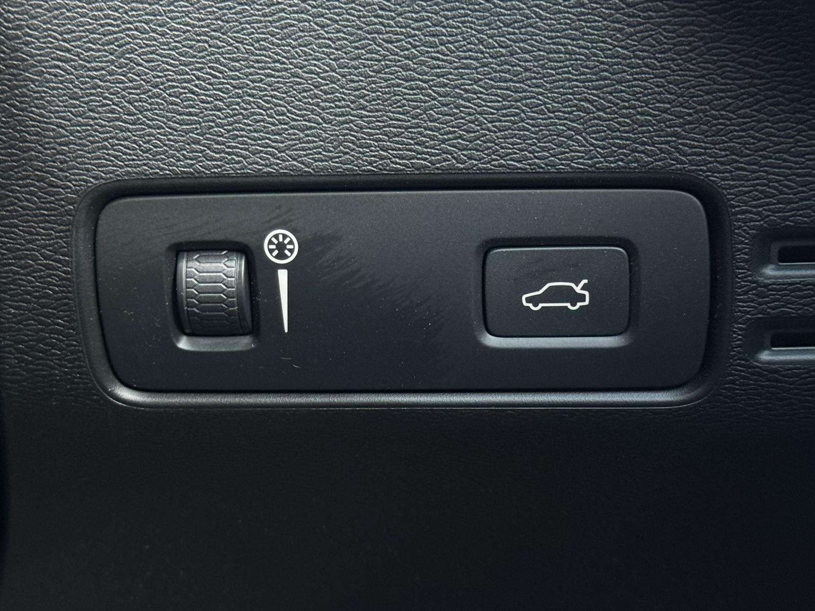 2019 VOLVO XC40 2019 VOLVO XC40