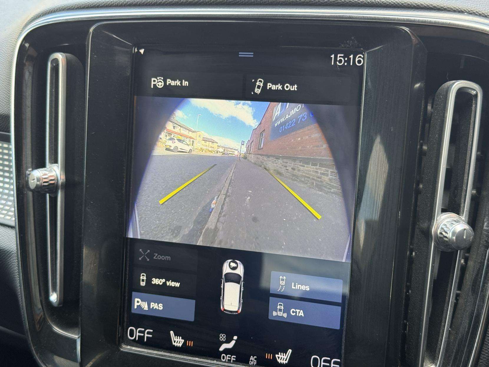 2019 VOLVO XC40 2019 VOLVO XC40