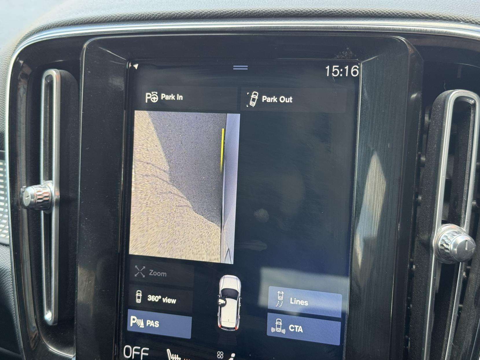 2019 VOLVO XC40 2019 VOLVO XC40