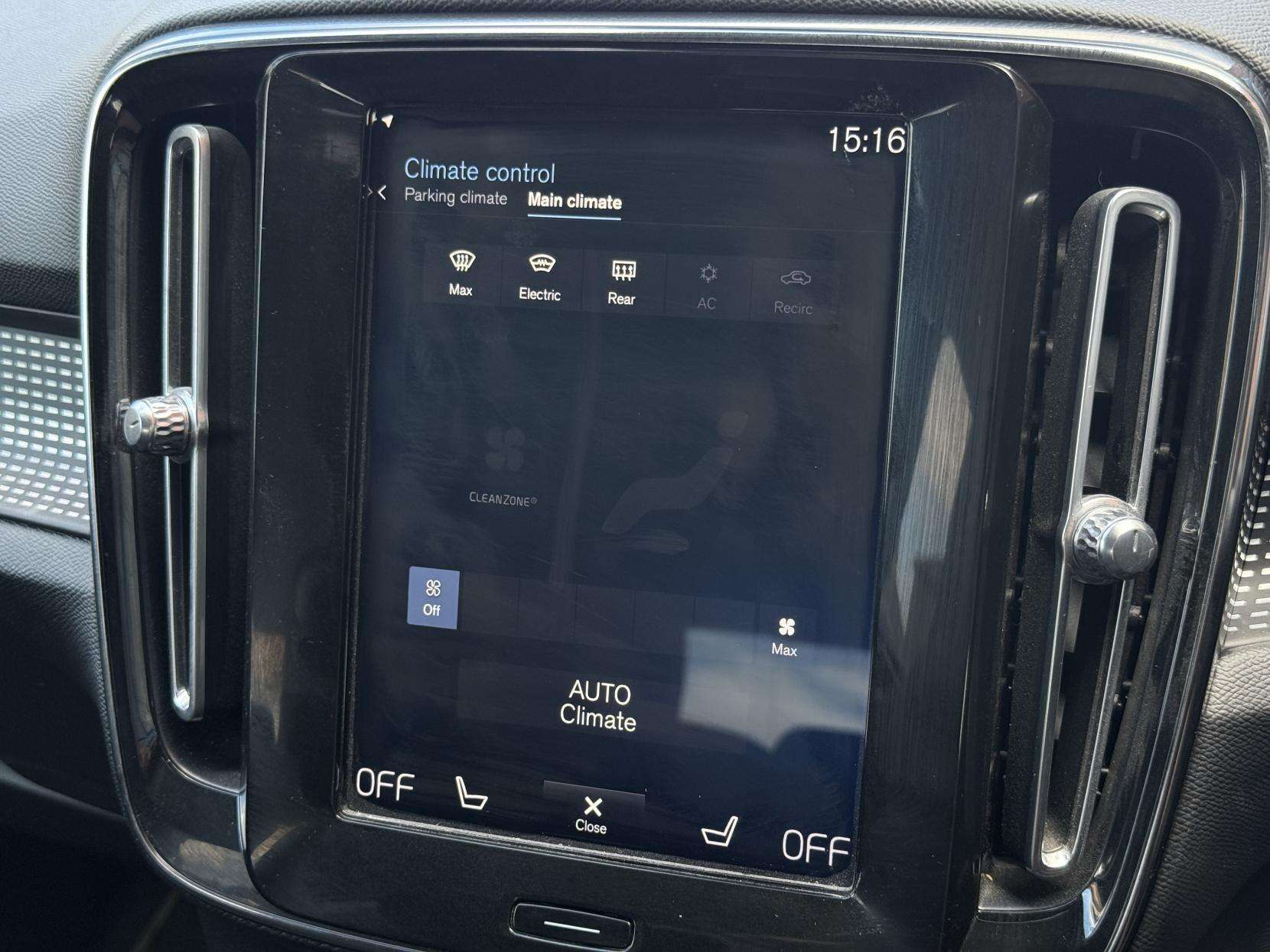 2019 VOLVO XC40 2019 VOLVO XC40