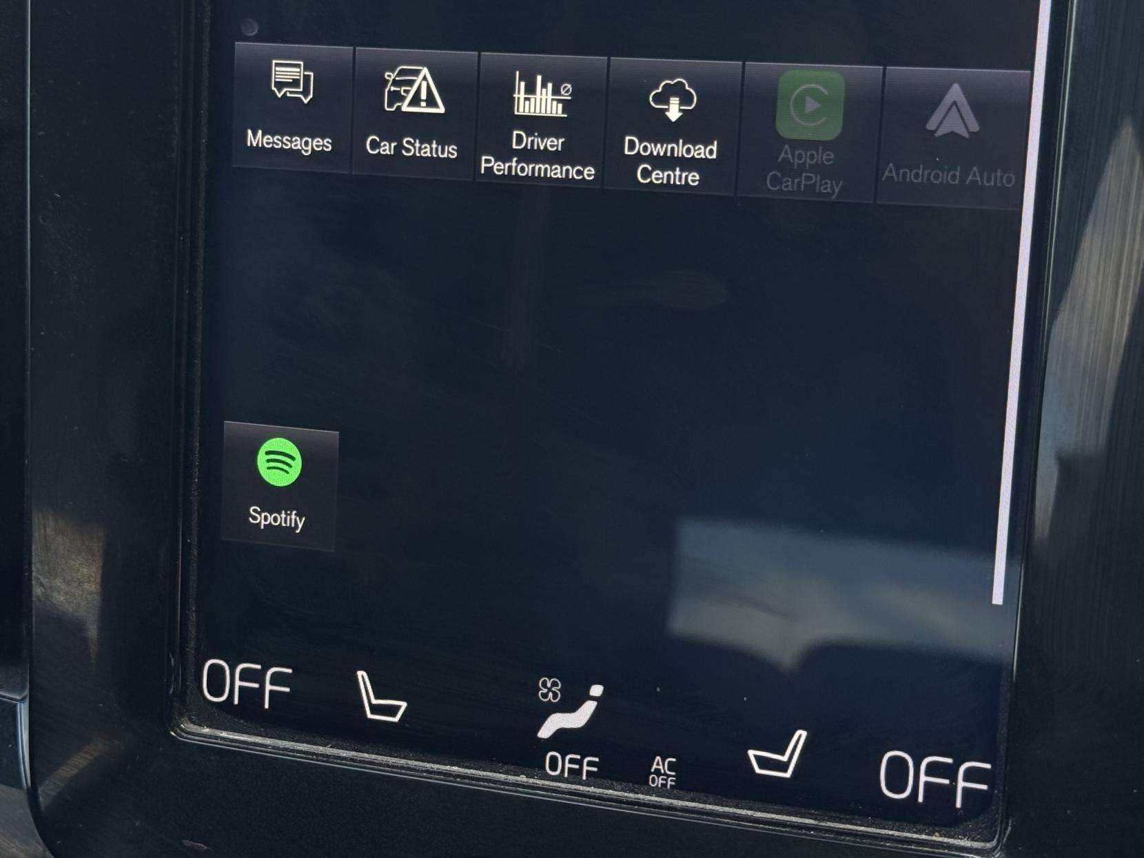 2019 VOLVO XC40 2019 VOLVO XC40