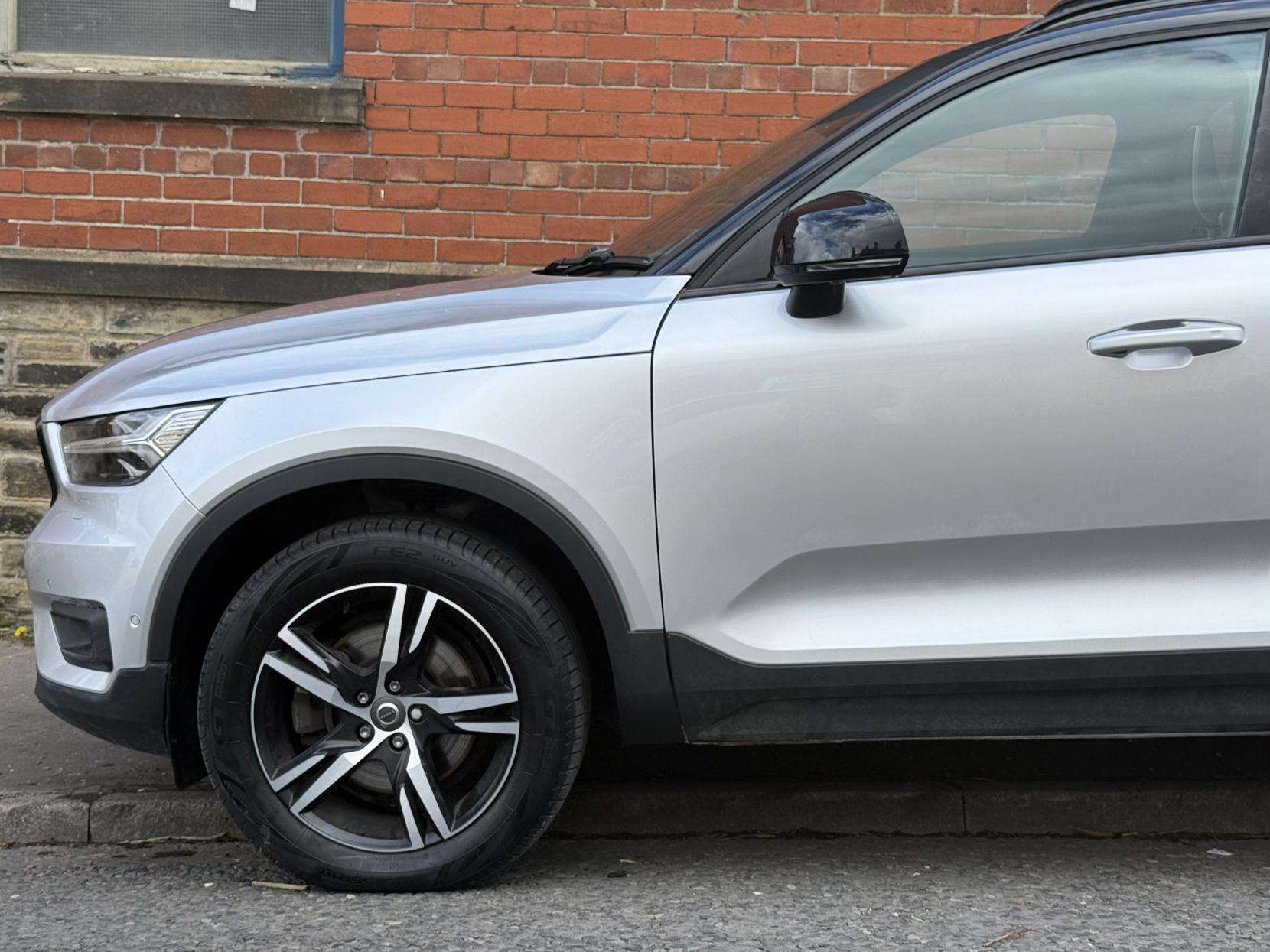 2019 VOLVO XC40 2019 VOLVO XC40
