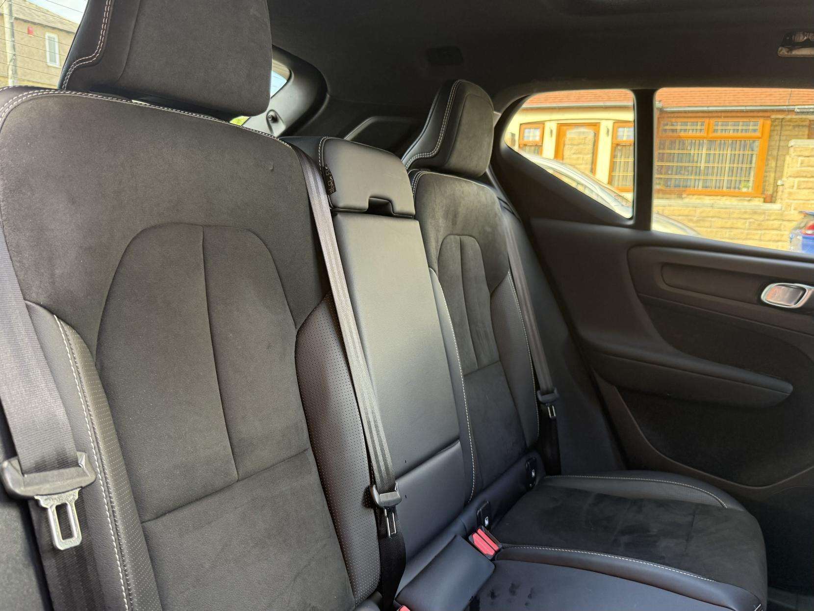 2019 VOLVO XC40 2019 VOLVO XC40