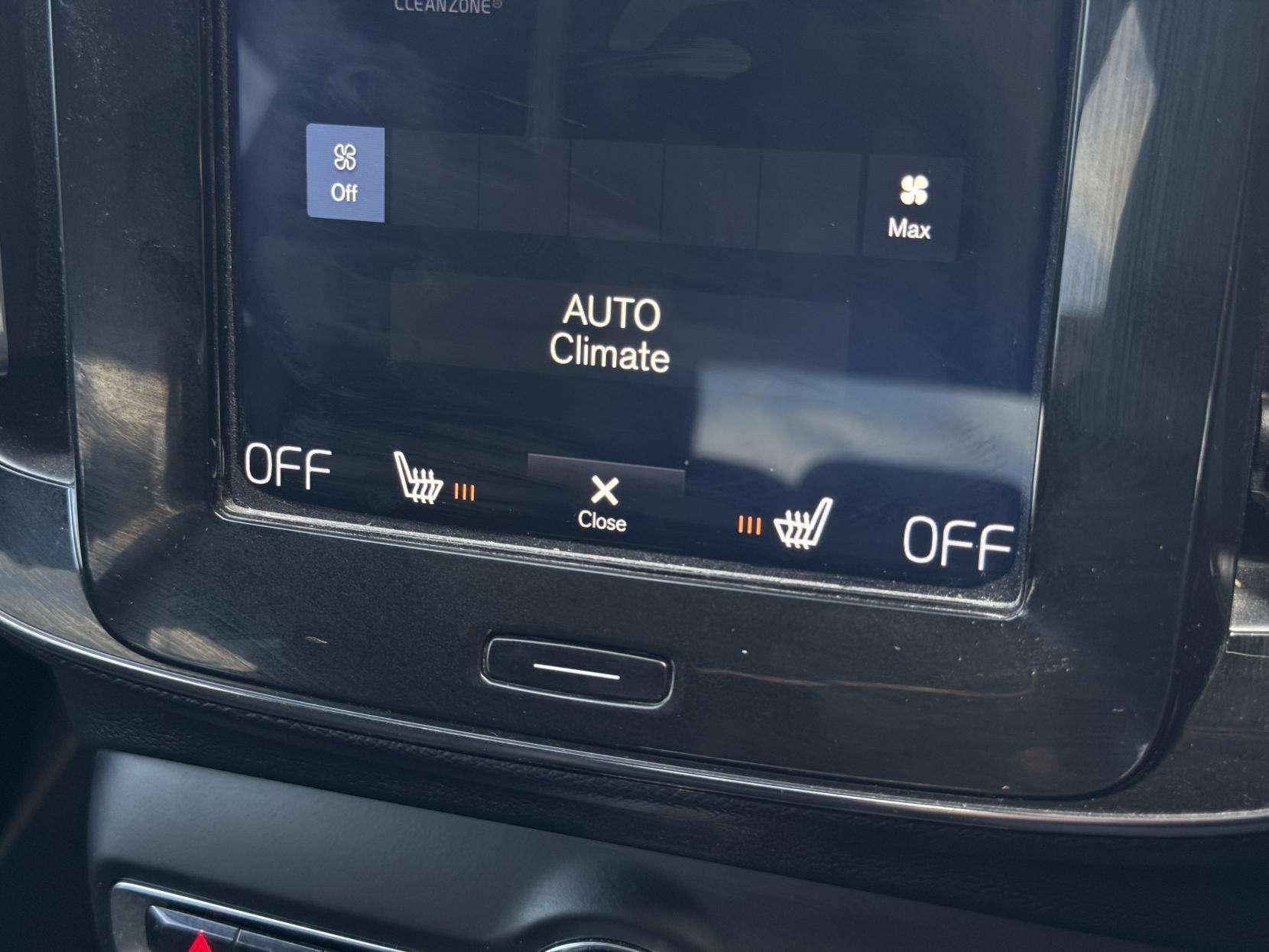 2019 VOLVO XC40 2019 VOLVO XC40