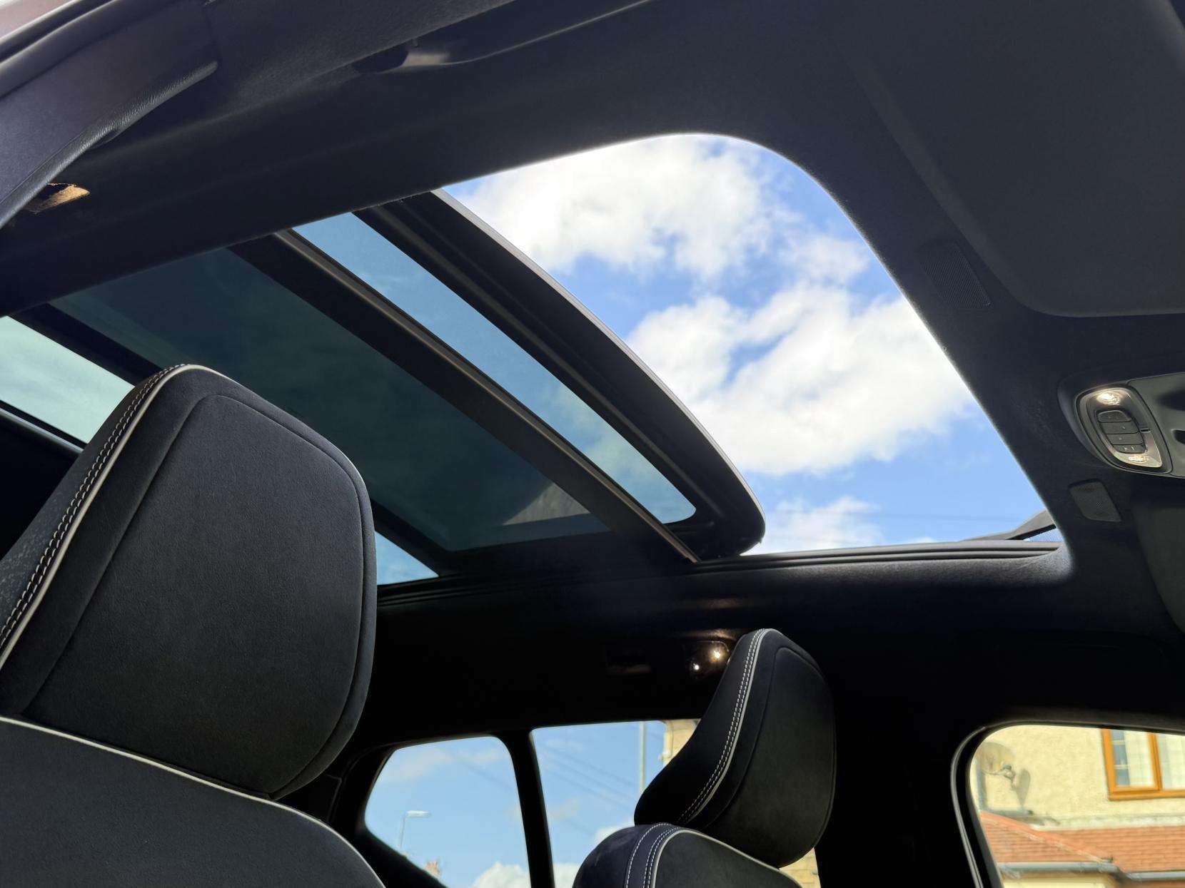 2019 VOLVO XC40 2019 VOLVO XC40