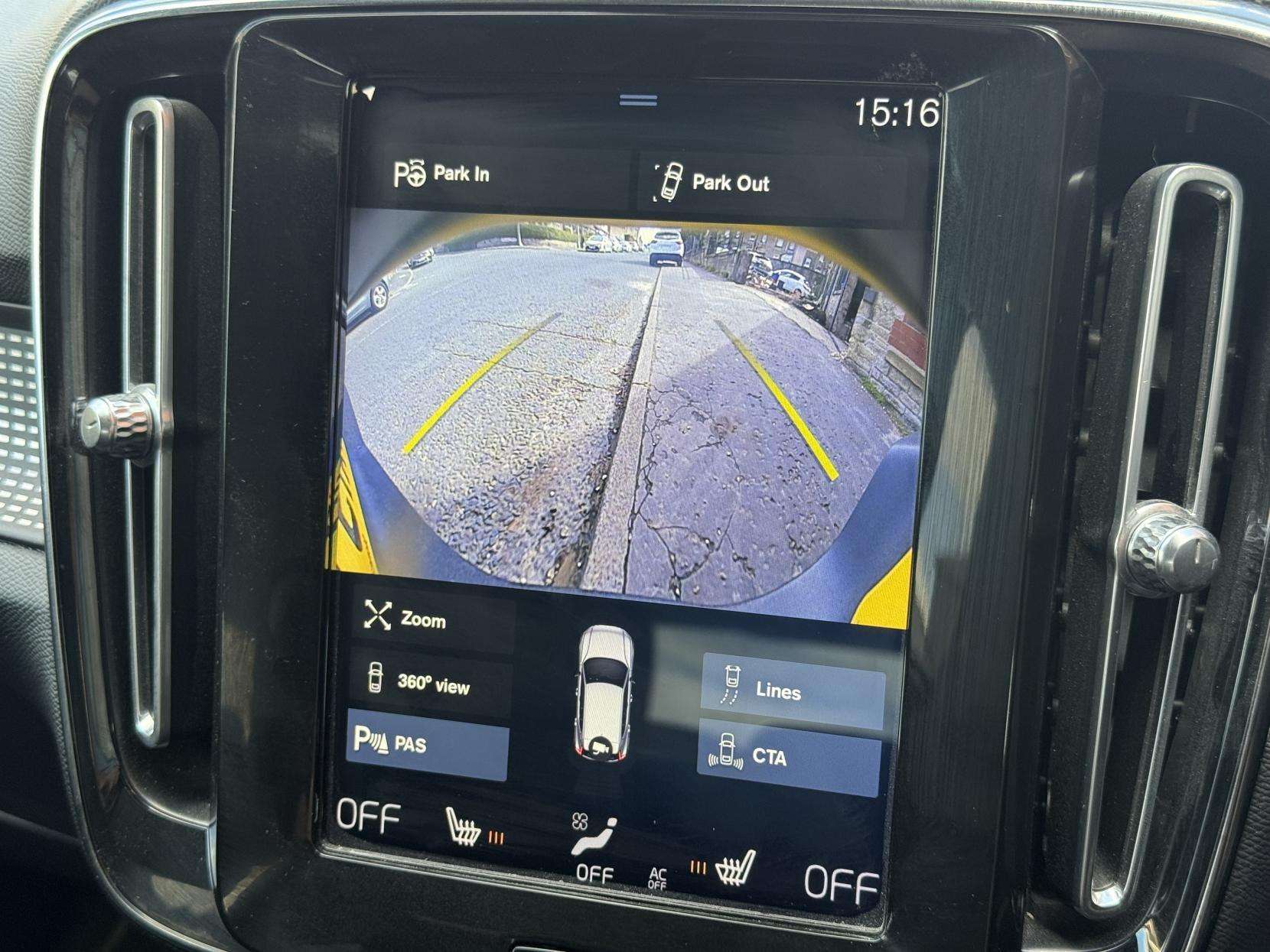 2019 VOLVO XC40 2019 VOLVO XC40