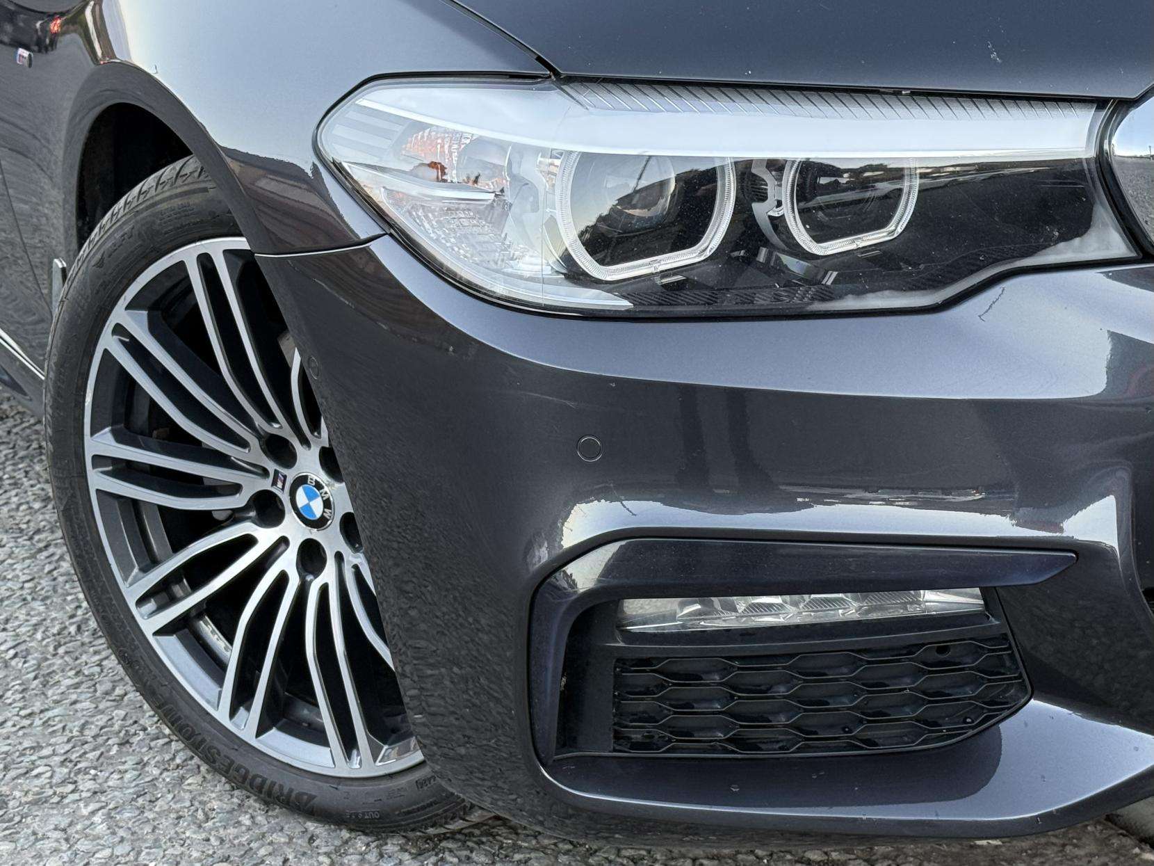 A 2017 BMW 5 SERIES 2.0 520d M Sport Touring 5dr Diesel Auto xDrive Euro 6 (s/s) (190 ps) A 2017 BMW 5 SERIES 2.0 520d M Sport Touring 5dr Diesel Auto xDrive Euro 6 (s/s) (190 ps)