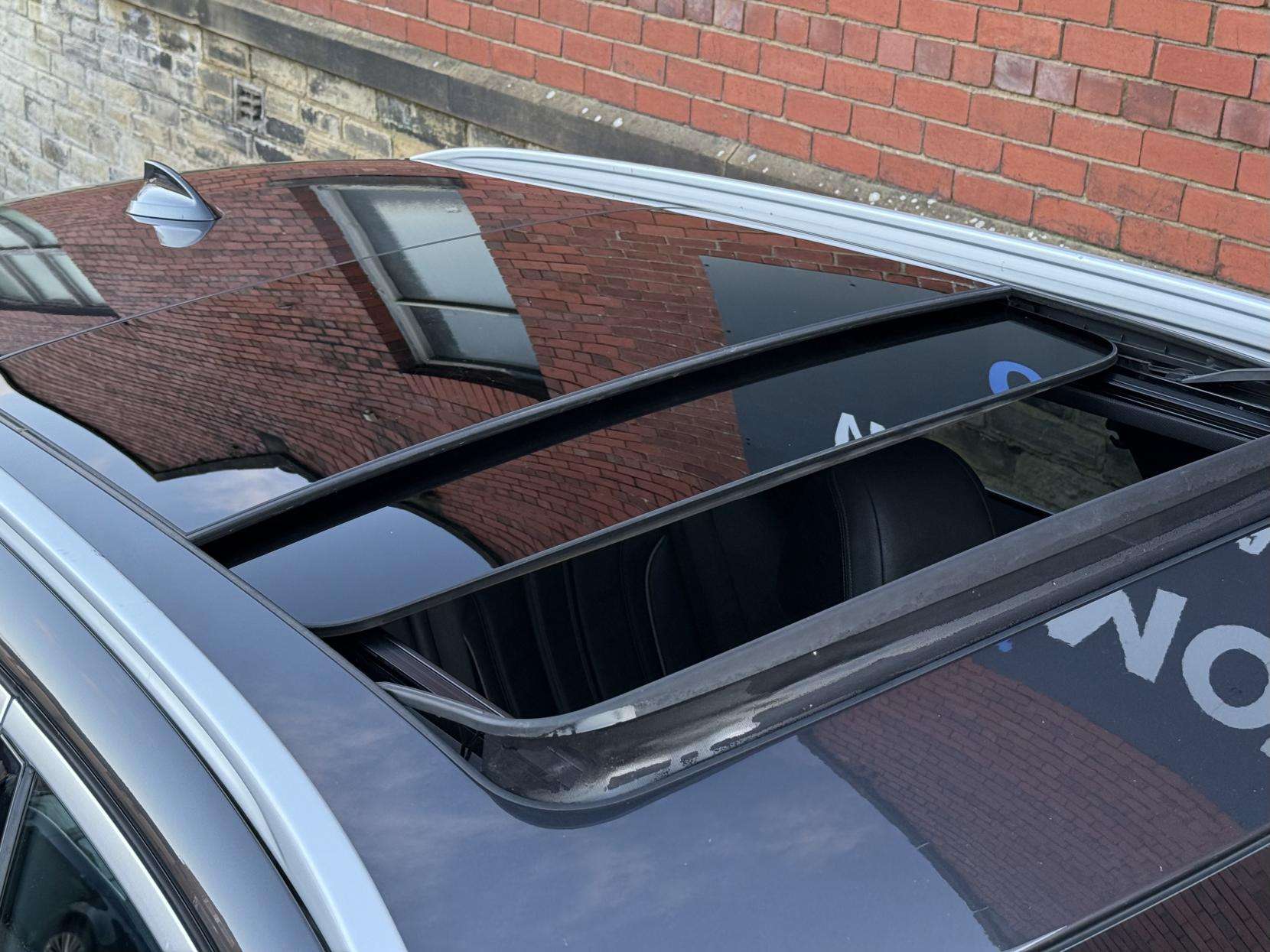 A 2017 BMW 5 SERIES 2.0 520d M Sport Touring 5dr Diesel Auto xDrive Euro 6 (s/s) (190 ps) A 2017 BMW 5 SERIES 2.0 520d M Sport Touring 5dr Diesel Auto xDrive Euro 6 (s/s) (190 ps)