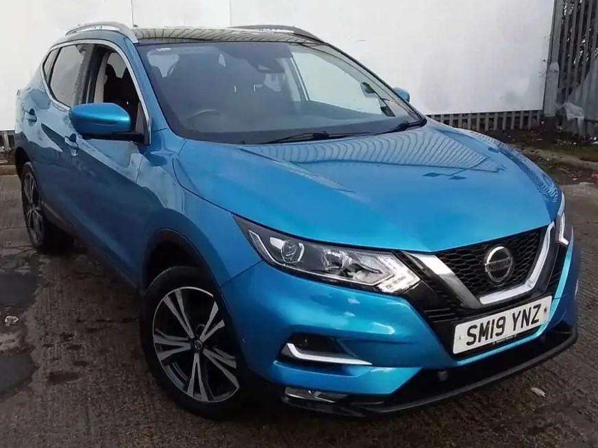 A 2019 NISSAN QASHQAI 1.3 DIG-T N-Connecta SUV 5dr Petrol Manual Euro 6 (s/s) (140 ps) A 2019 NISSAN QASHQAI 1.3 DIG-T N-Connecta SUV 5dr Petrol Manual Euro 6 (s/s) (140 ps)