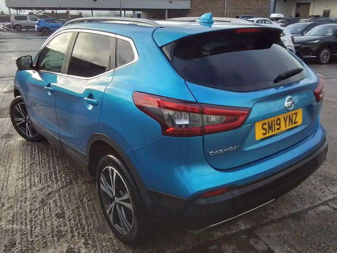 A 2019 NISSAN QASHQAI 1.3 DIG-T N-Connecta SUV 5dr Petrol Manual Euro 6 (s/s) (140 ps) A 2019 NISSAN QASHQAI 1.3 DIG-T N-Connecta SUV 5dr Petrol Manual Euro 6 (s/s) (140 ps)