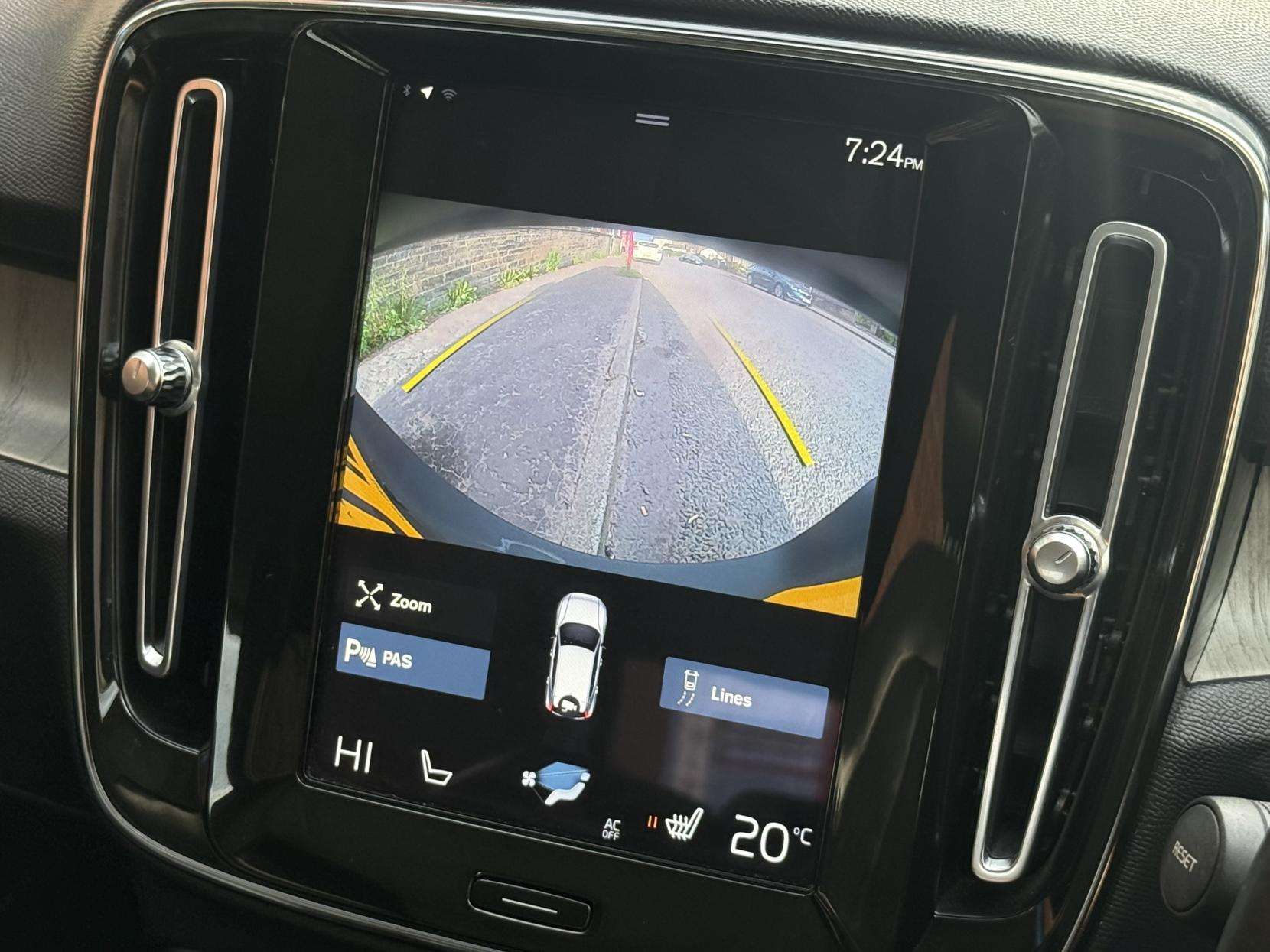 2021 VOLVO XC40 2021 VOLVO XC40