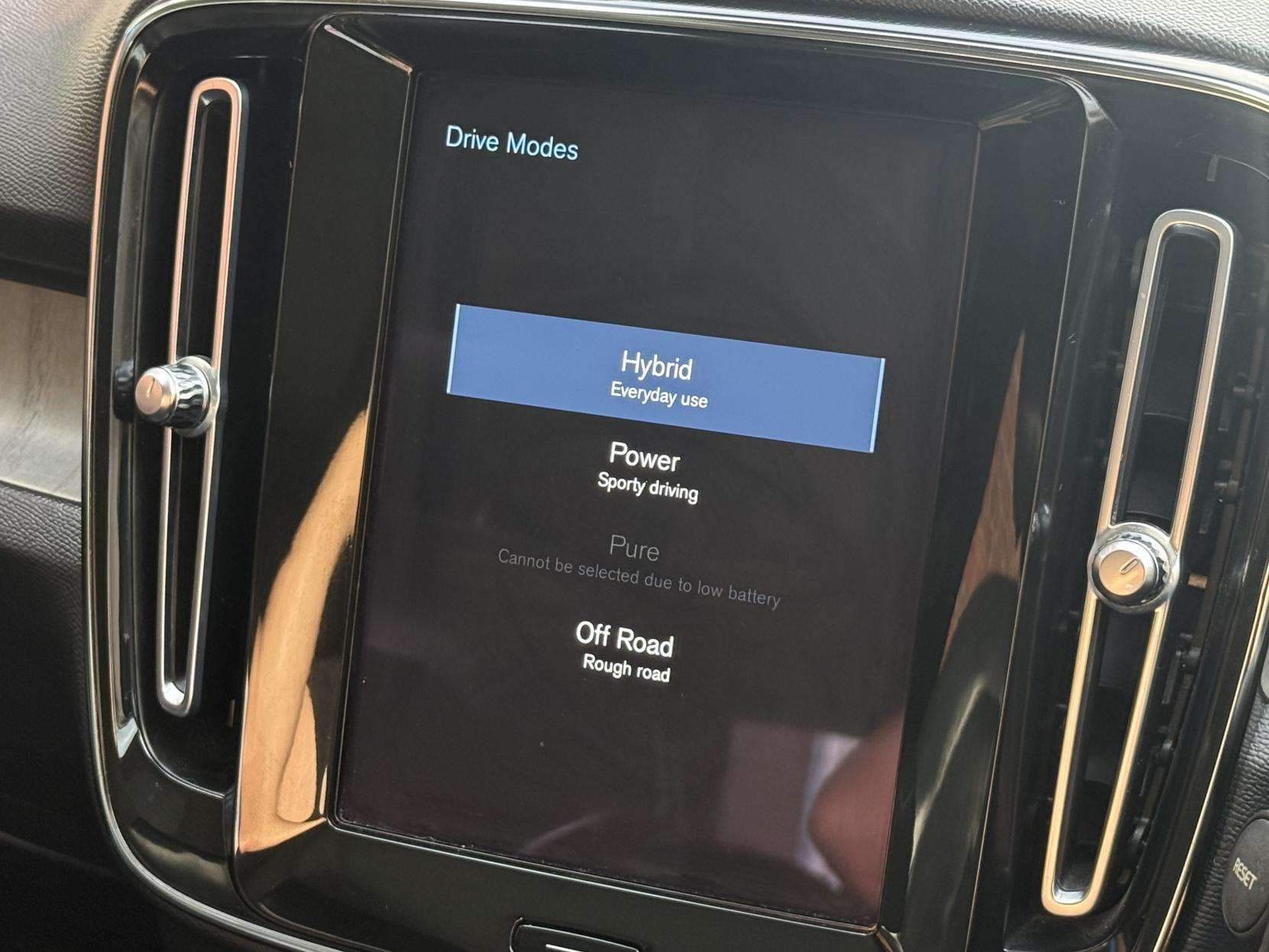 2021 VOLVO XC40 2021 VOLVO XC40