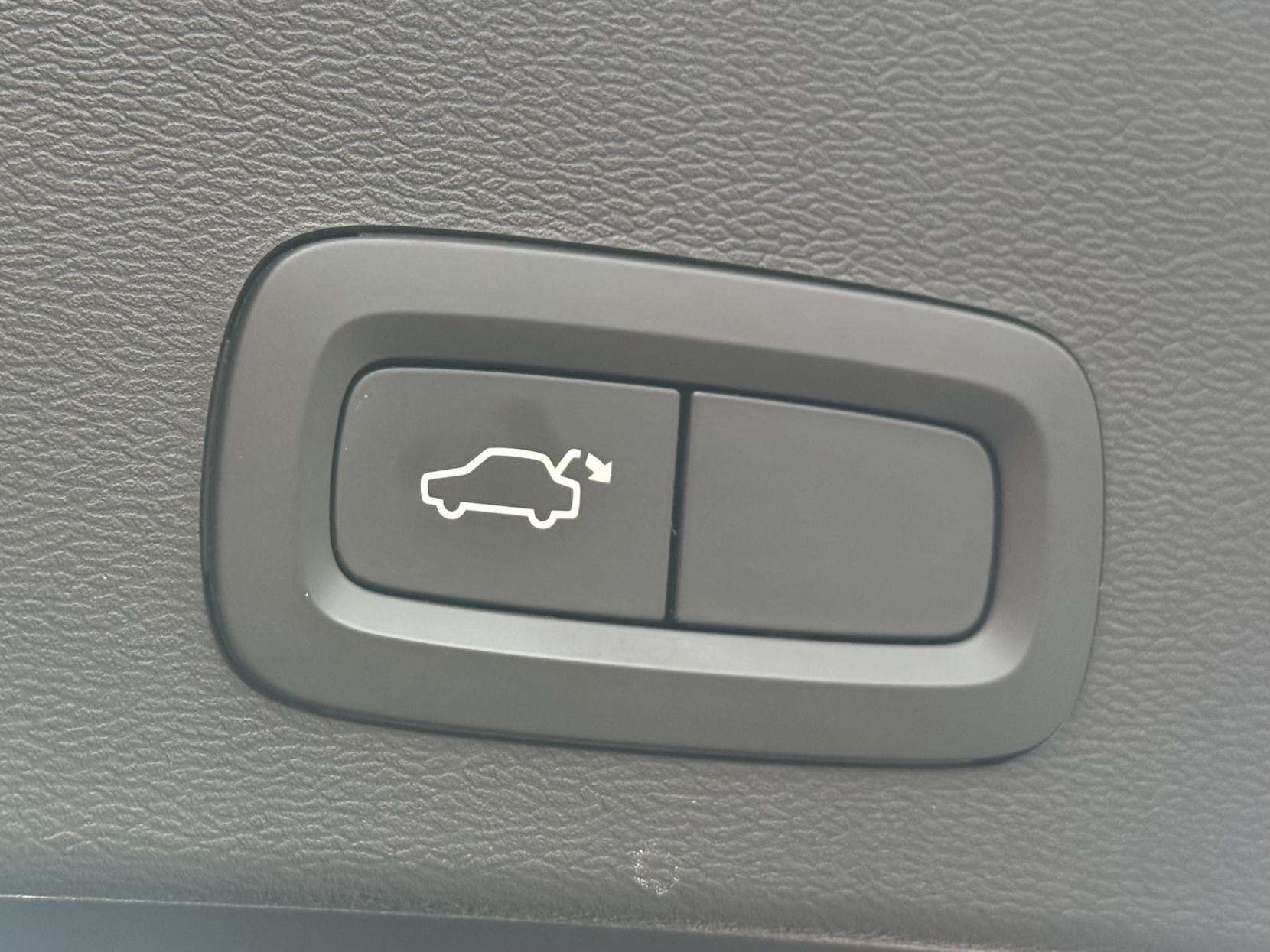 2021 VOLVO XC40 2021 VOLVO XC40