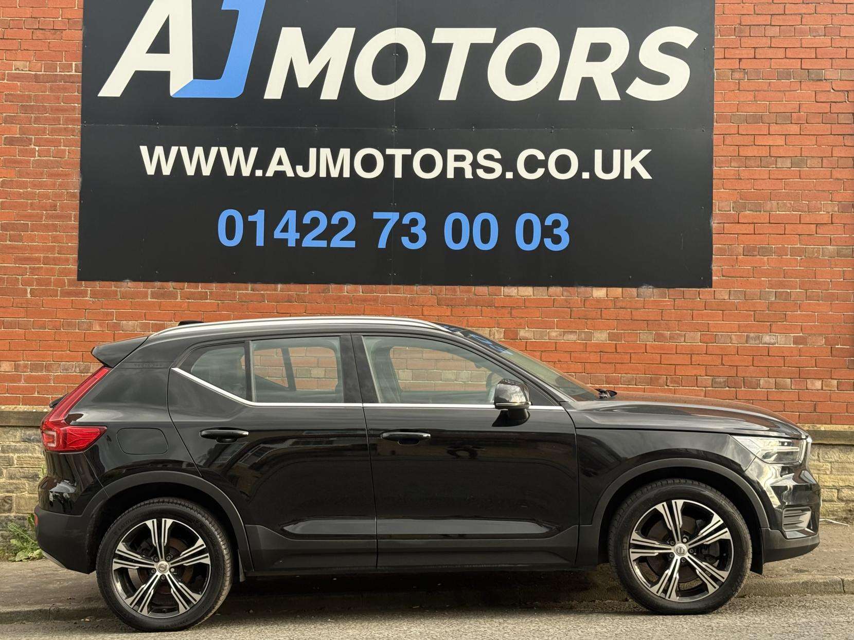 2021 VOLVO XC40 2021 VOLVO XC40