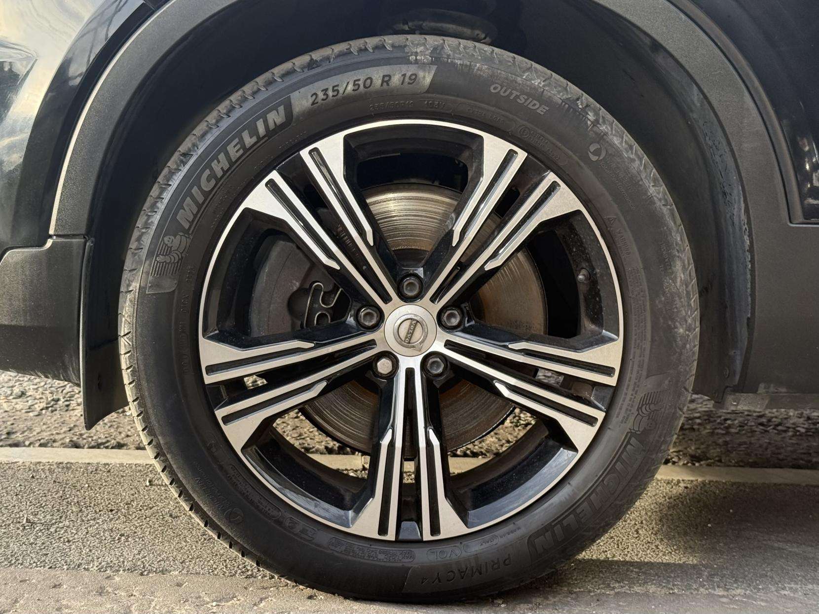 2021 VOLVO XC40 2021 VOLVO XC40