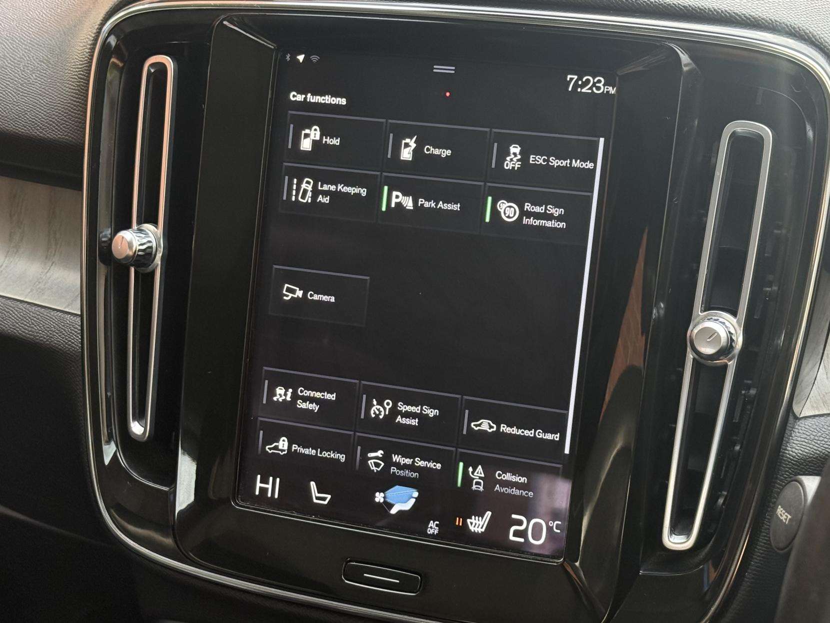 2021 VOLVO XC40 2021 VOLVO XC40