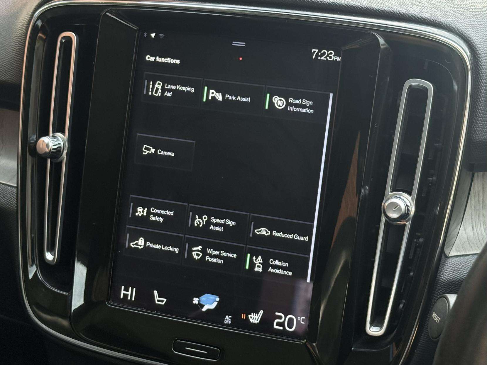 2021 VOLVO XC40 2021 VOLVO XC40