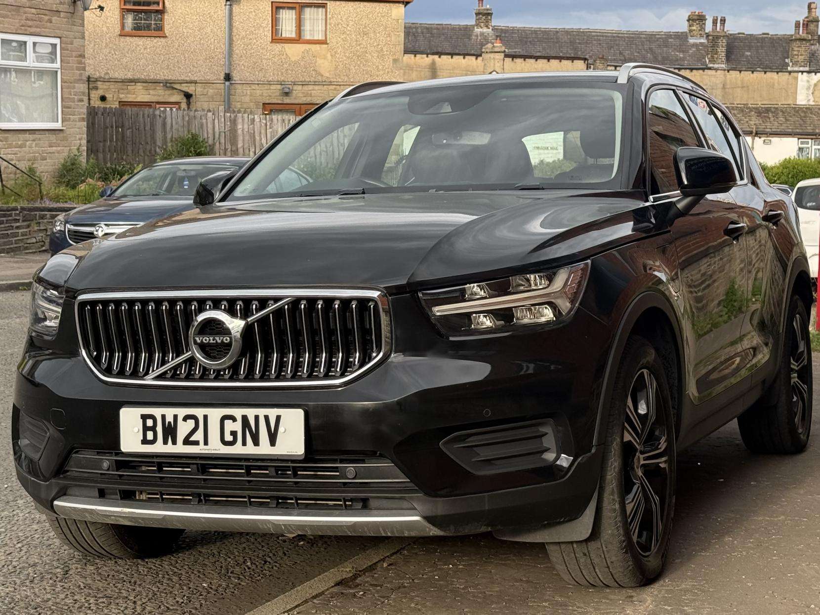 A 2021 VOLVO XC40 1.5h T4 Recharge 10.7kWh Inscription SUV 5dr Petrol Plug-in Hybrid Auto Euro 6 (s/s) (211 ps) A 2021 VOLVO XC40 1.5h T4 Recharge 10.7kWh Inscription SUV 5dr Petrol Plug-in Hybrid Auto Euro 6 (s/s) (211 ps)
