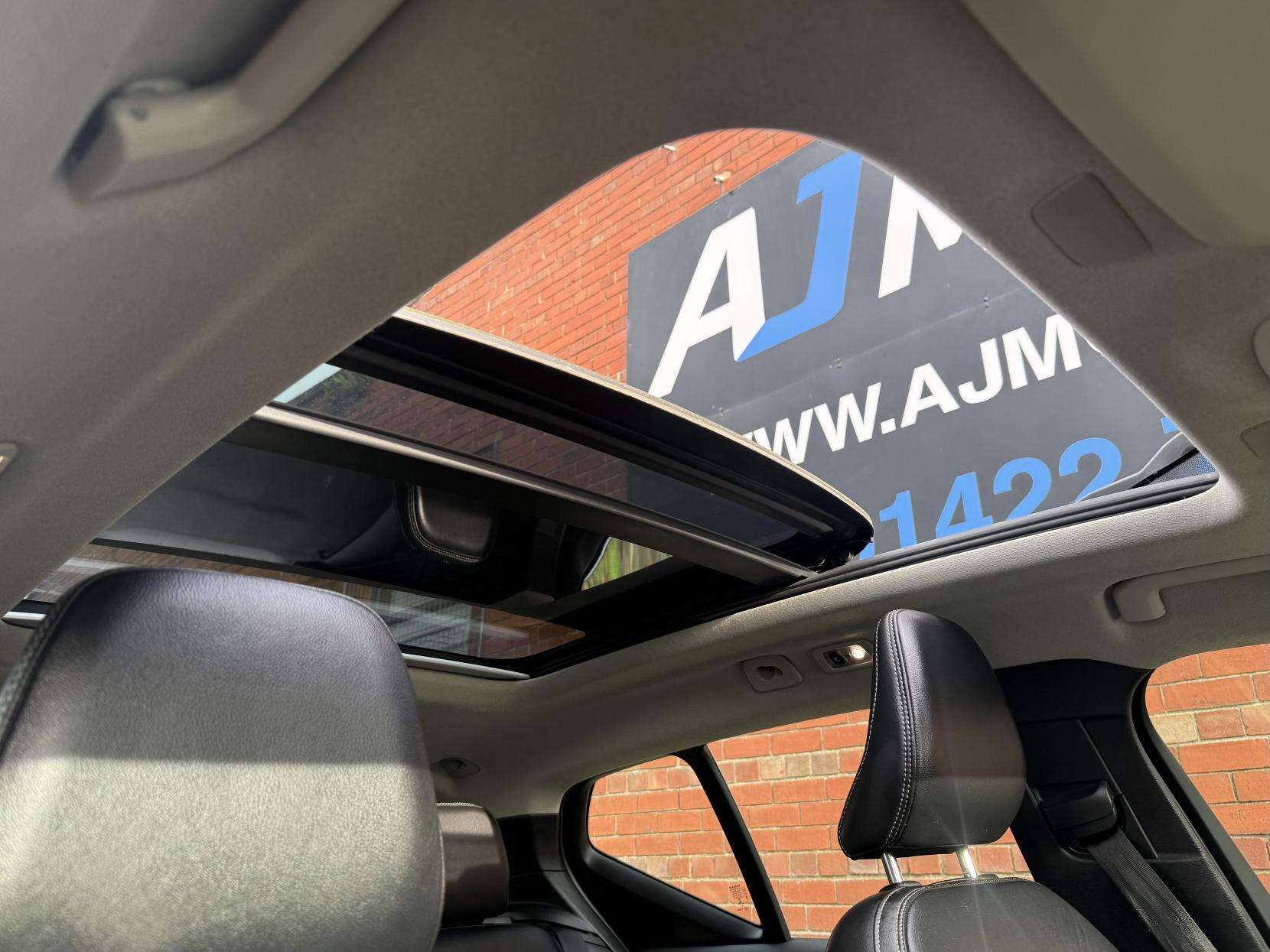 2021 VOLVO XC40 2021 VOLVO XC40