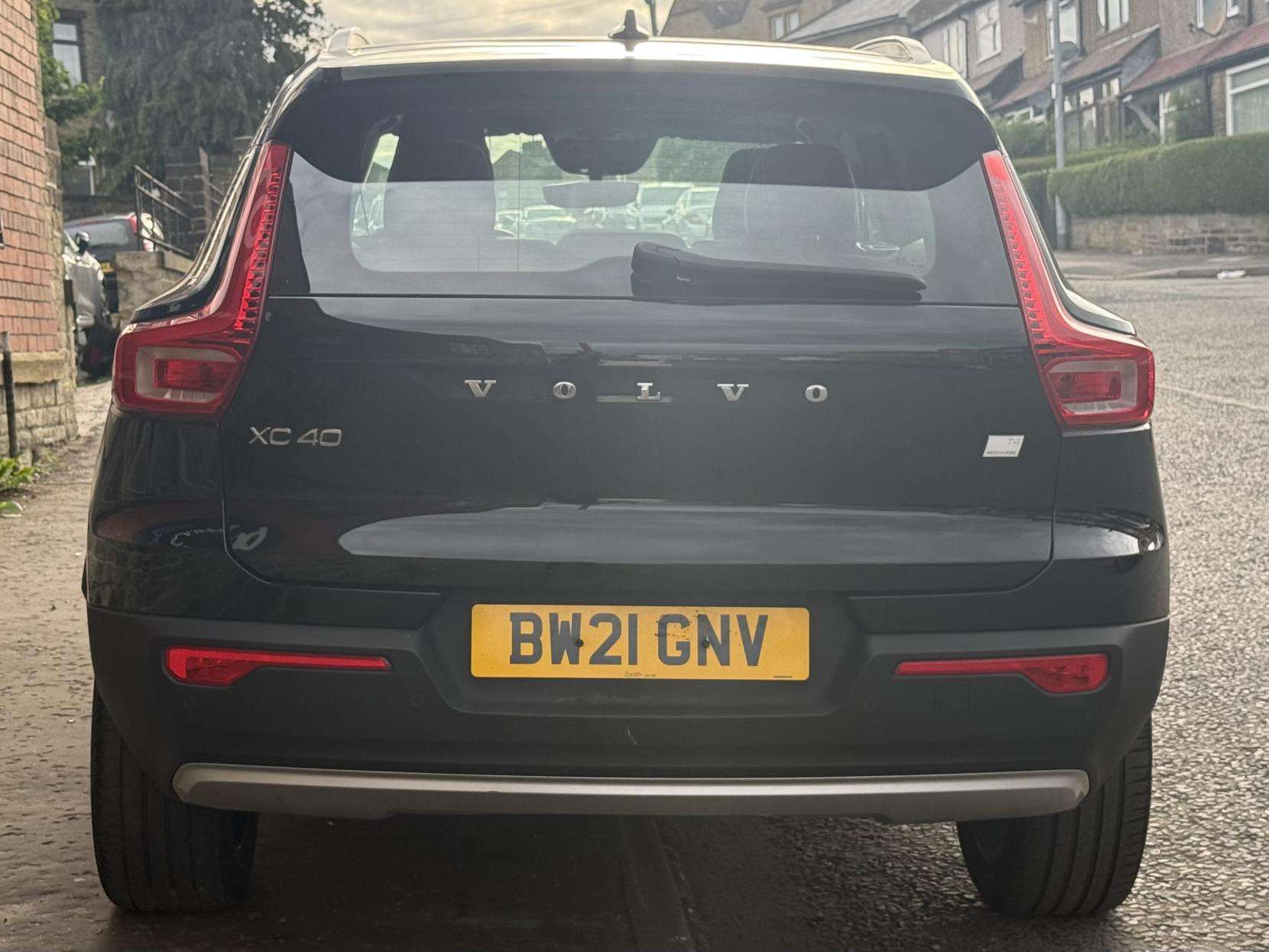 2021 VOLVO XC40 2021 VOLVO XC40
