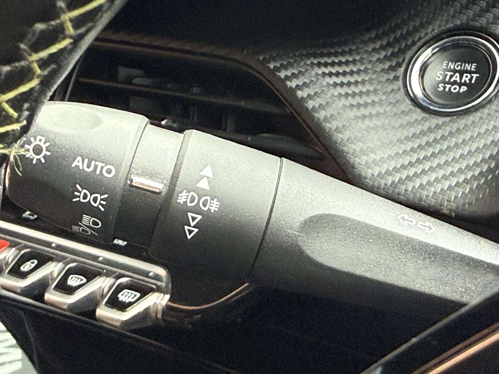 2021 PEUGEOT 2008 2021 PEUGEOT 2008