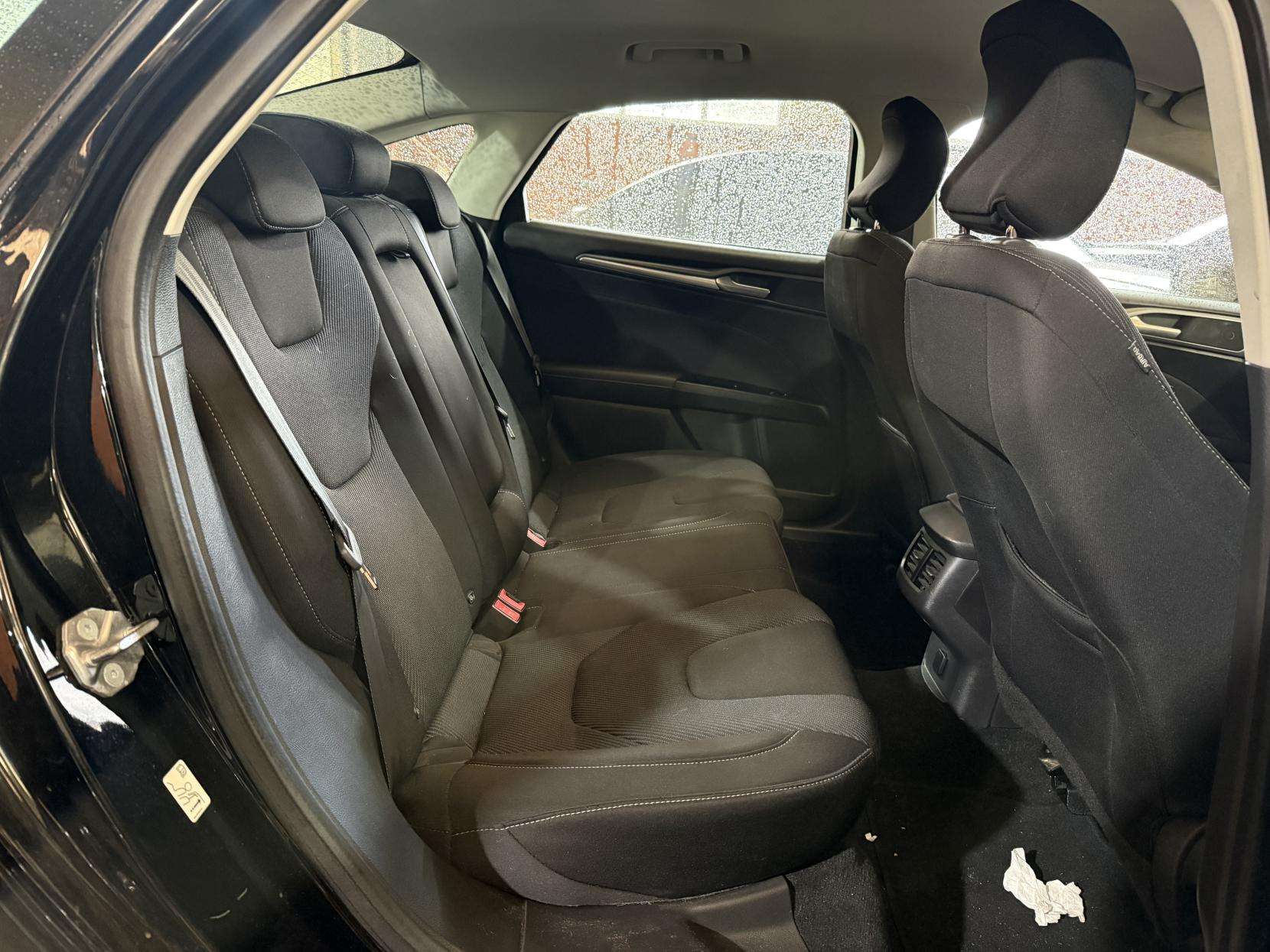 A 2016 FORD MONDEO 2.0 TiVCT Titanium Saloon 4dr Petrol Hybrid CVT Euro 6 (s/s) (187 ps) A 2016 FORD MONDEO 2.0 TiVCT Titanium Saloon 4dr Petrol Hybrid CVT Euro 6 (s/s) (187 ps)