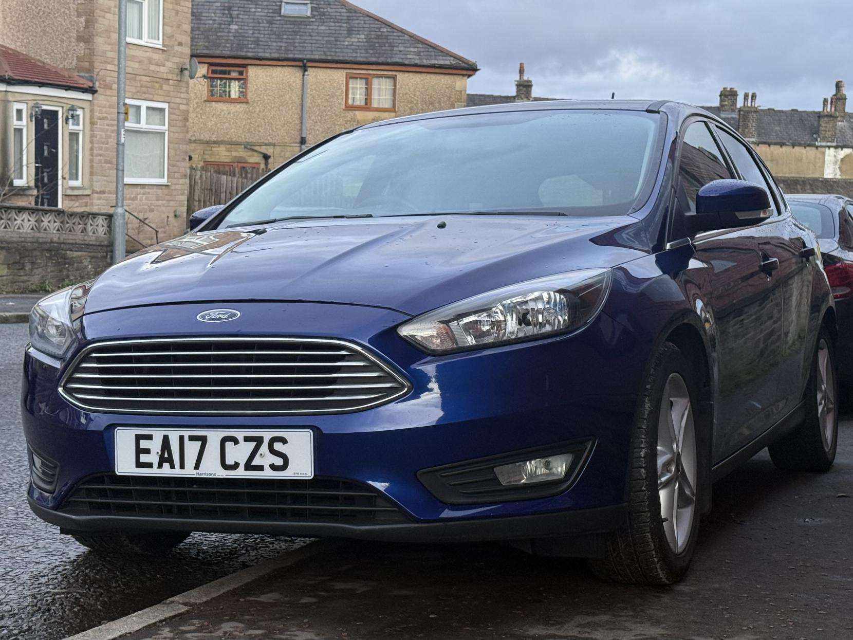 A 2017 FORD FOCUS 1.0T EcoBoost Zetec Edition Hatchback 5dr Petrol Manual Euro 6 (s/s) (125 ps) A 2017 FORD FOCUS 1.0T EcoBoost Zetec Edition Hatchback 5dr Petrol Manual Euro 6 (s/s) (125 ps)