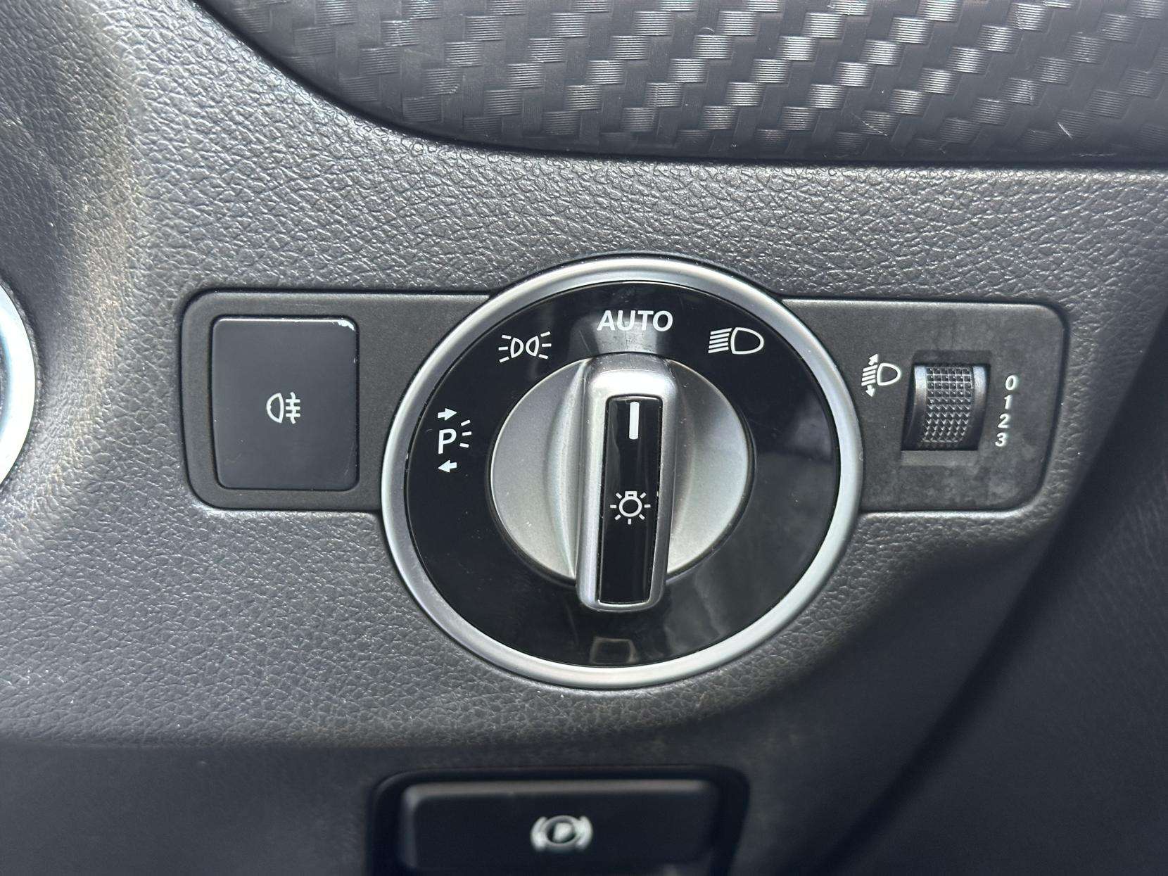 2015 MERCEDES-BENZ A CLASS 2015 MERCEDES-BENZ A CLASS