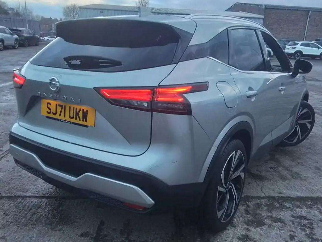 A 2021 NISSAN QASHQAI 1.3 DIG-T MHEV Tekna+ SUV 5dr Petrol Hybrid XTRON Euro 6 (s/s) (158 ps) A 2021 NISSAN QASHQAI 1.3 DIG-T MHEV Tekna+ SUV 5dr Petrol Hybrid XTRON Euro 6 (s/s) (158 ps)