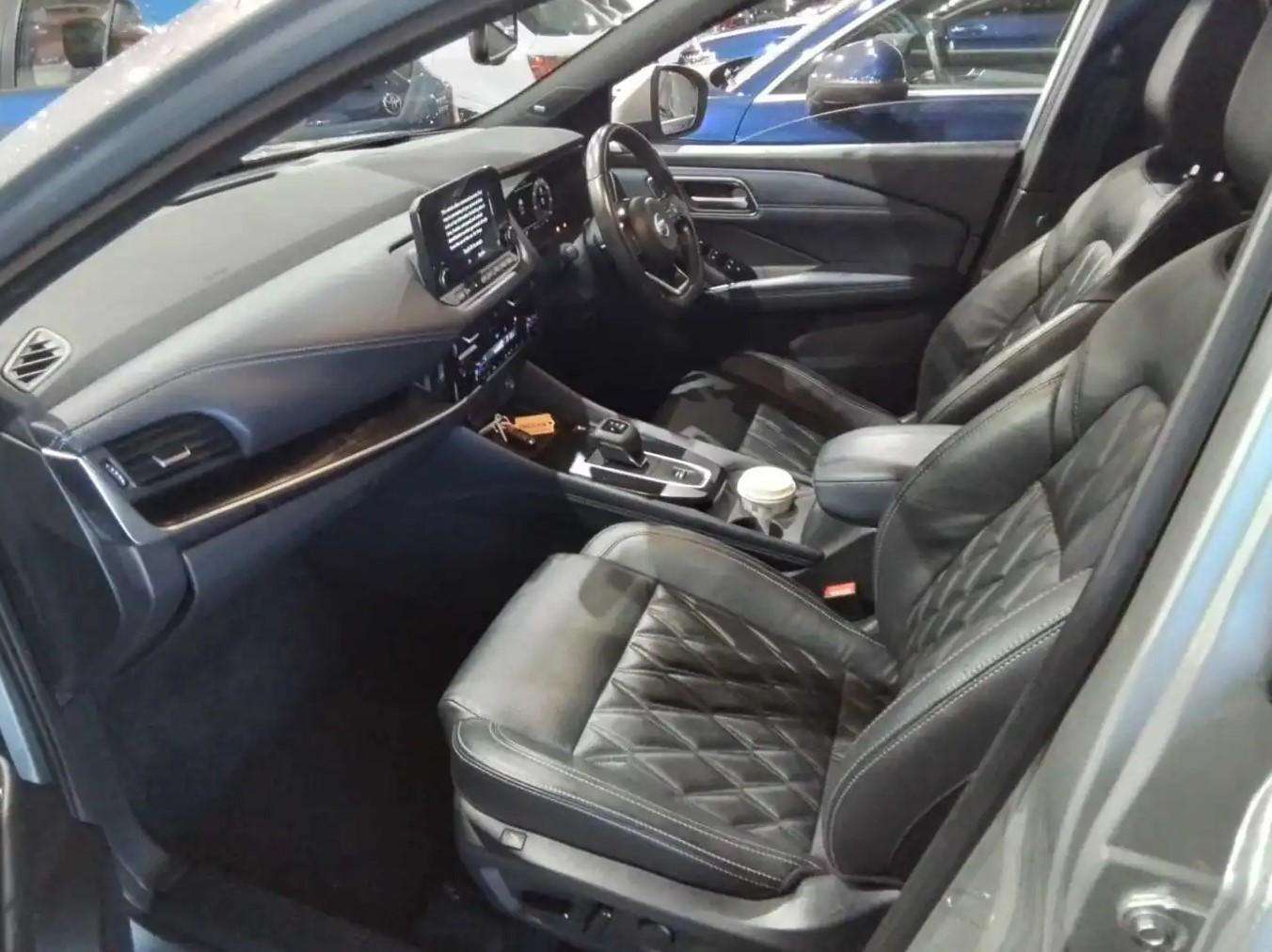 A 2021 NISSAN QASHQAI 1.3 DIG-T MHEV Tekna+ SUV 5dr Petrol Hybrid XTRON Euro 6 (s/s) (158 ps) A 2021 NISSAN QASHQAI 1.3 DIG-T MHEV Tekna+ SUV 5dr Petrol Hybrid XTRON Euro 6 (s/s) (158 ps)