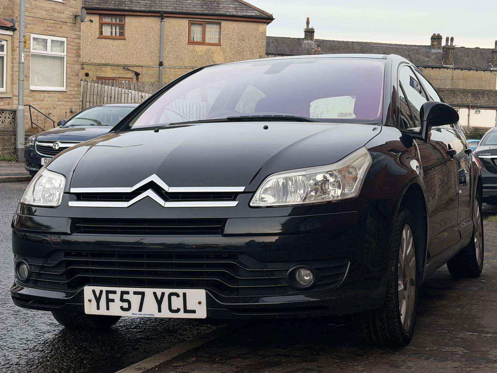 A 2007 CITROEN C4 1.6i 16V VTR+ Hatchback 5dr Petrol Manual (169 g/km, 110 bhp) A 2007 CITROEN C4 1.6i 16V VTR+ Hatchback 5dr Petrol Manual (169 g/km, 110 bhp)