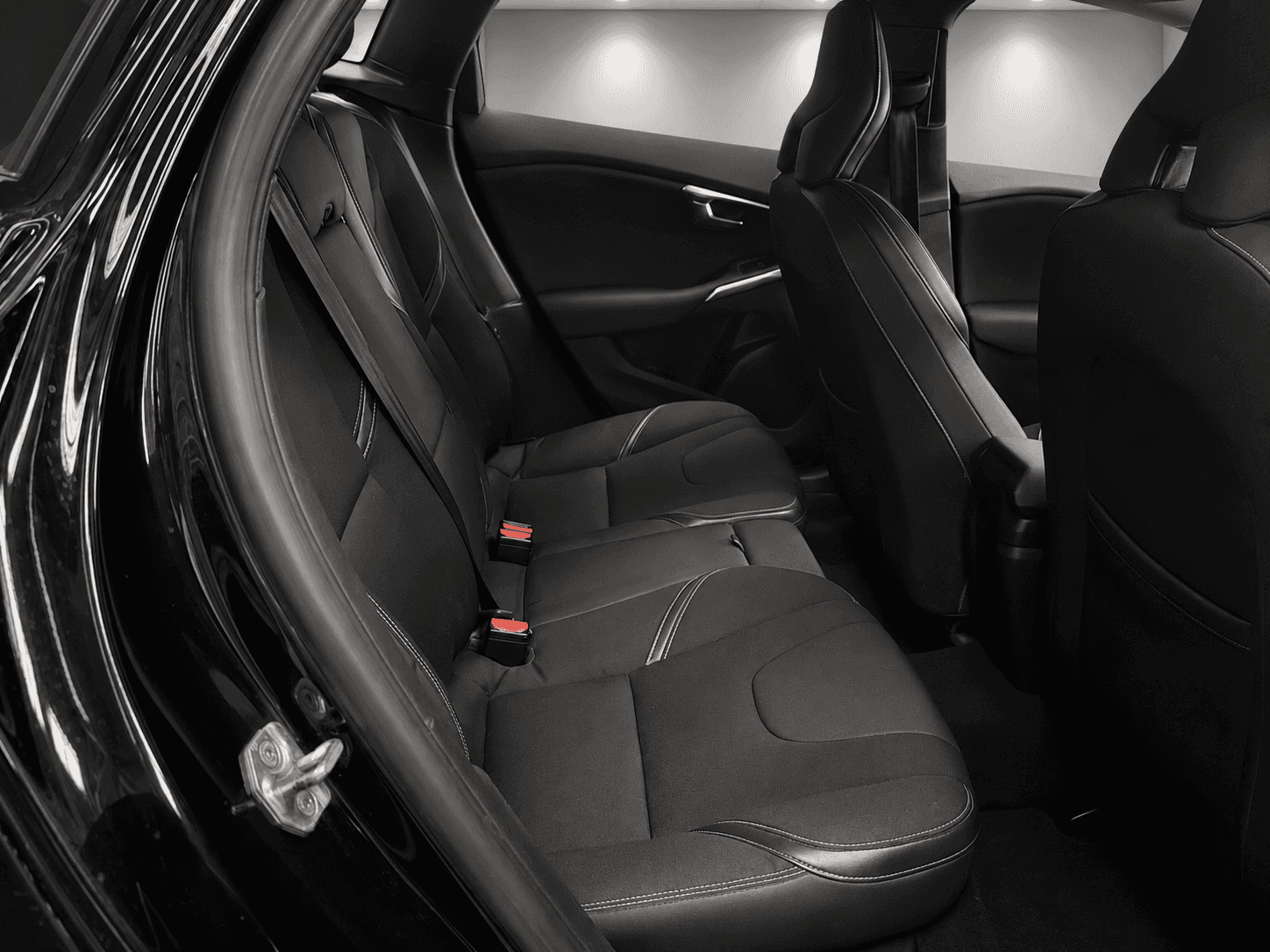 2017 VOLVO V40 2017 VOLVO V40