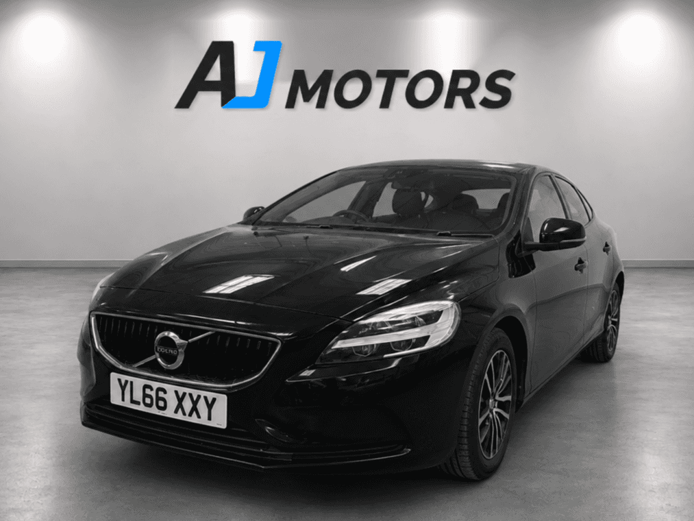 A 2017 VOLVO V40 2.0 T2 Momentum Hatchback 5dr Petrol Manual Euro 6 (s/s) (122 ps) A 2017 VOLVO V40 2.0 T2 Momentum Hatchback 5dr Petrol Manual Euro 6 (s/s) (122 ps)