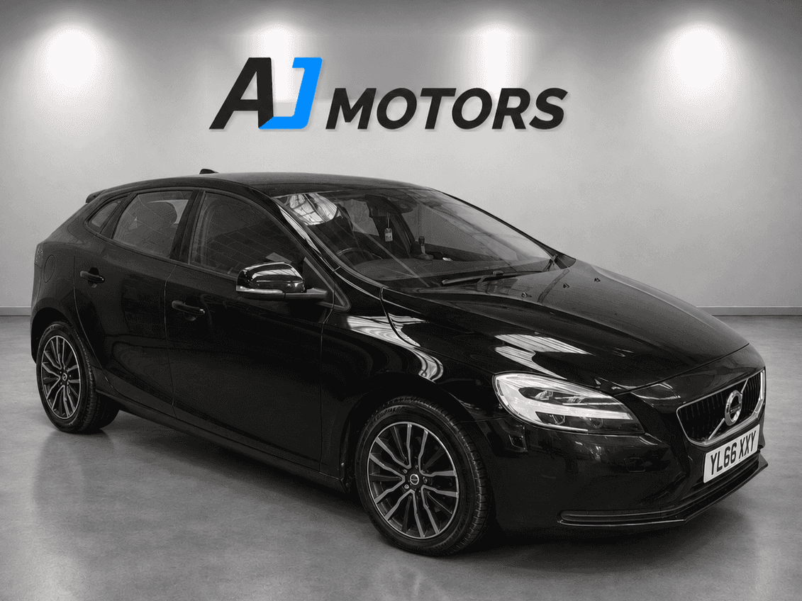 2017 VOLVO V40 2017 VOLVO V40