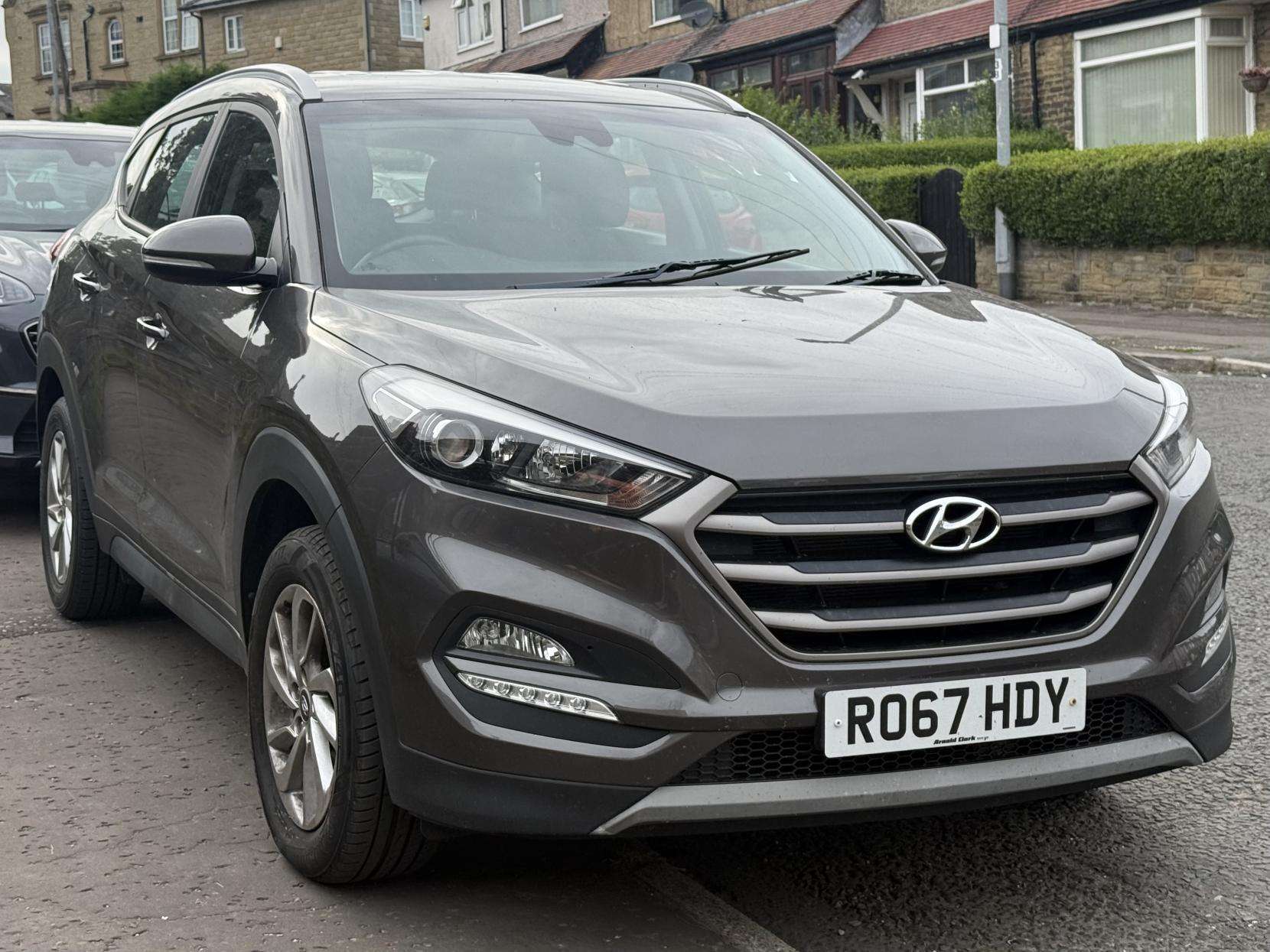 A 2017 HYUNDAI TUCSON 1.6 GDi Blue Drive SE Nav SUV 5dr Petrol Manual Euro 6 (s/s) (132 ps) A 2017 HYUNDAI TUCSON 1.6 GDi Blue Drive SE Nav SUV 5dr Petrol Manual Euro 6 (s/s) (132 ps)