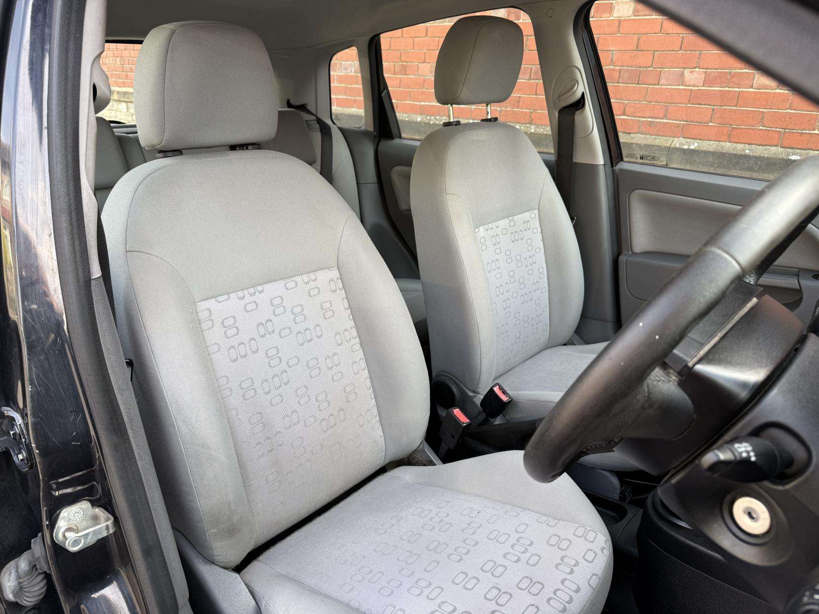 2004 FORD FIESTA 2004 FORD FIESTA