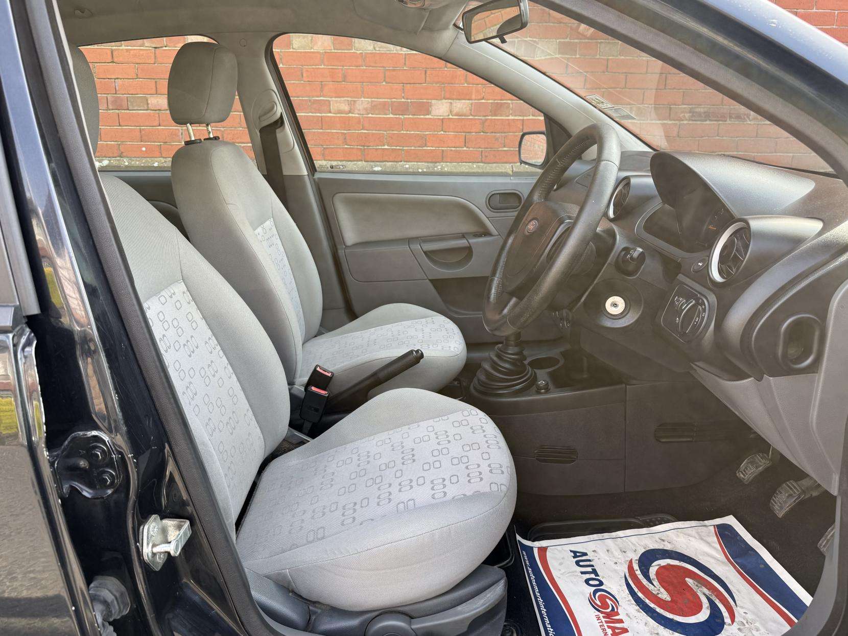 2004 FORD FIESTA 2004 FORD FIESTA