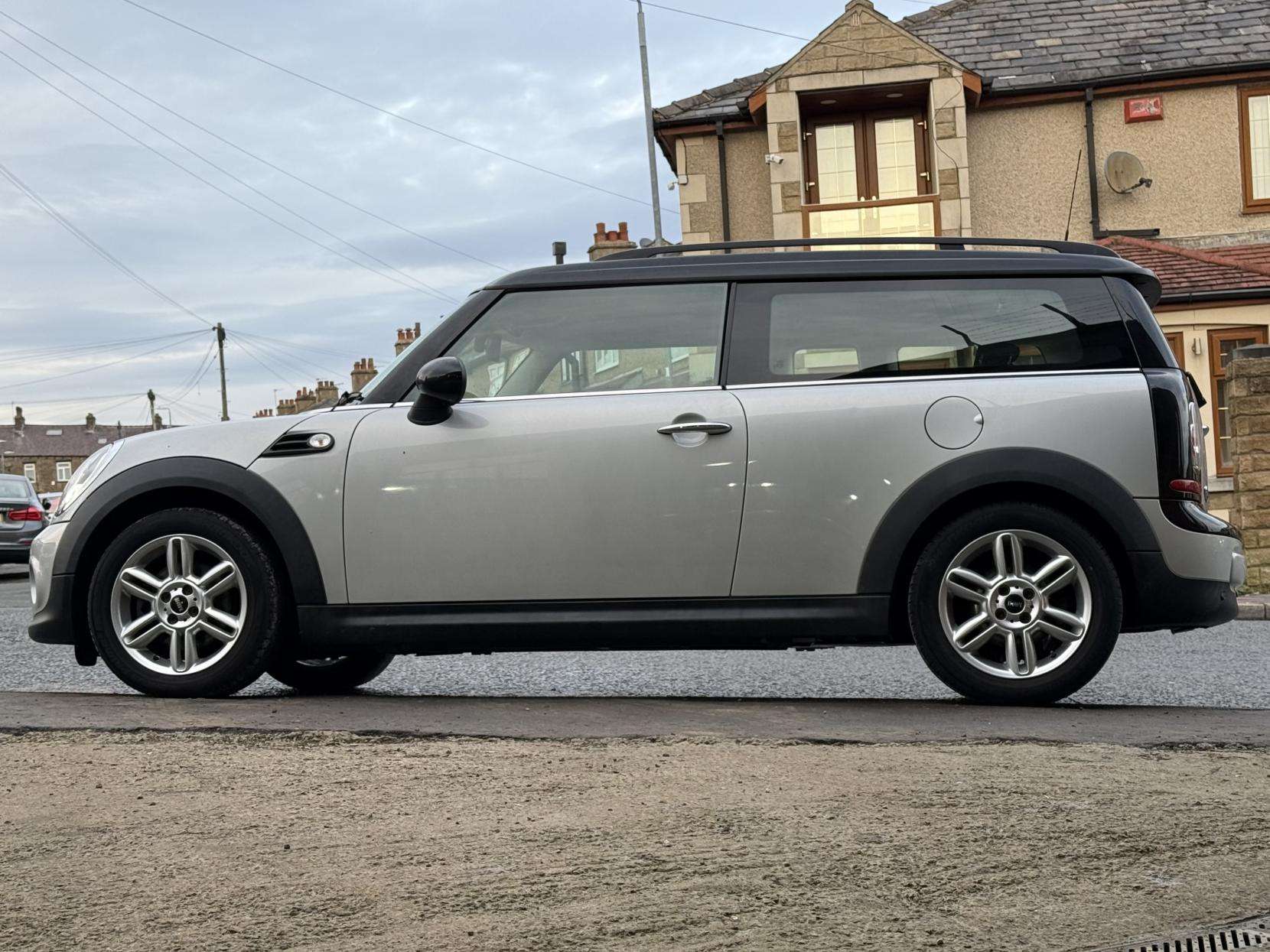 A 2013 MINI CLUBMAN 1.6 Cooper D Estate 5dr Diesel Manual Euro 5 (s/s) (112 ps) A 2013 MINI CLUBMAN 1.6 Cooper D Estate 5dr Diesel Manual Euro 5 (s/s) (112 ps)