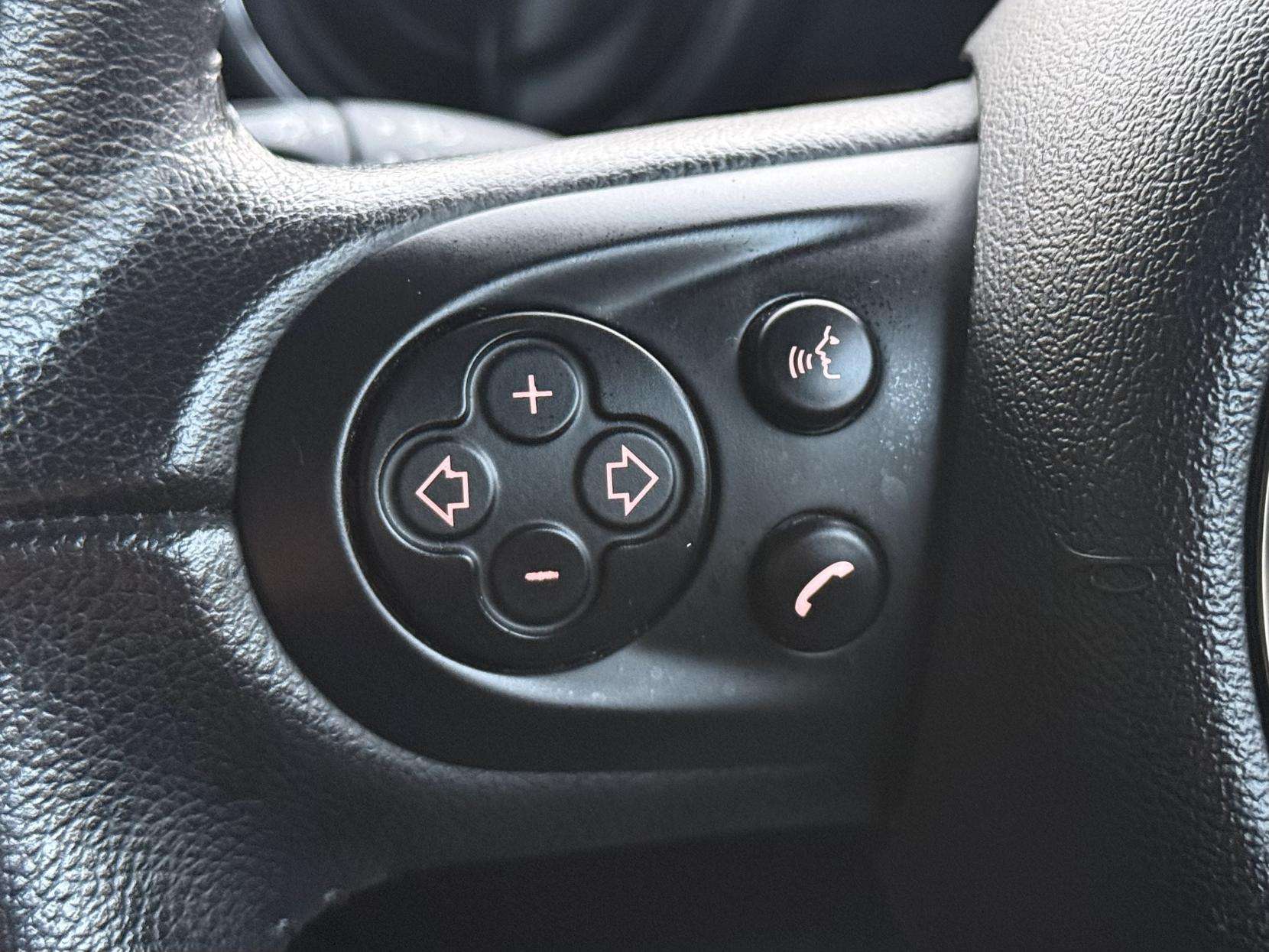 2013 MINI CLUBMAN 2013 MINI CLUBMAN