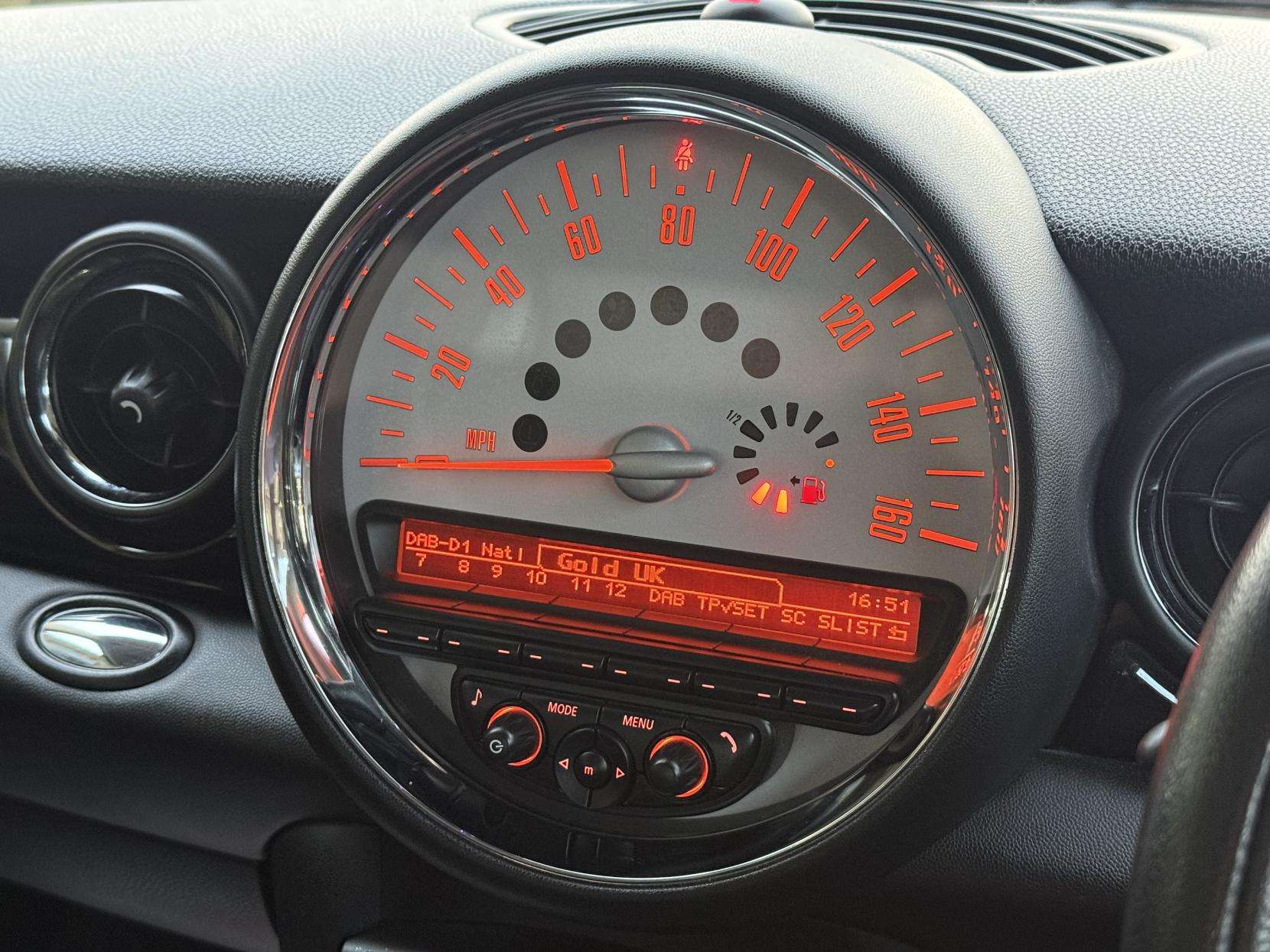 2013 MINI CLUBMAN 2013 MINI CLUBMAN