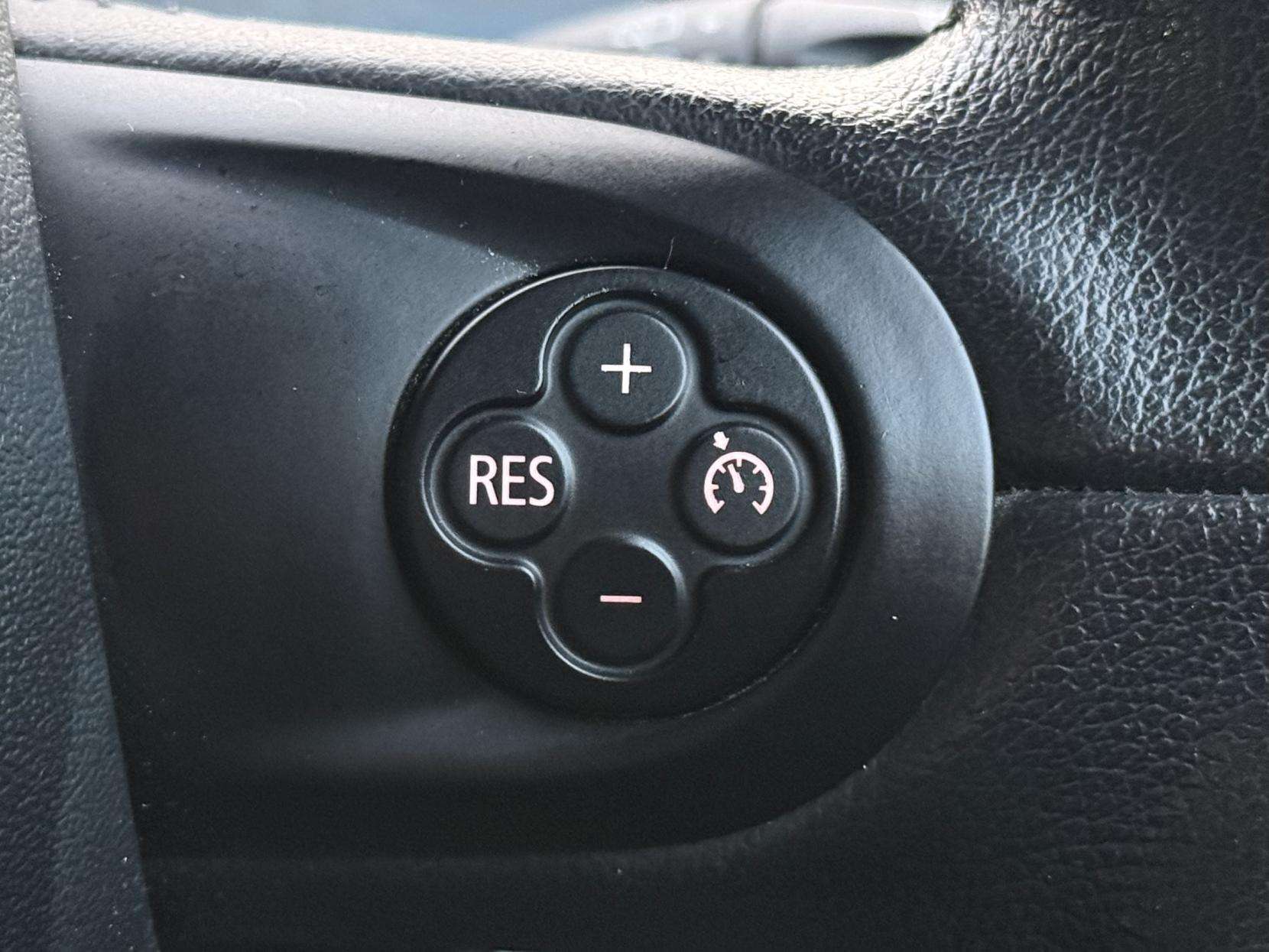 2013 MINI CLUBMAN 2013 MINI CLUBMAN