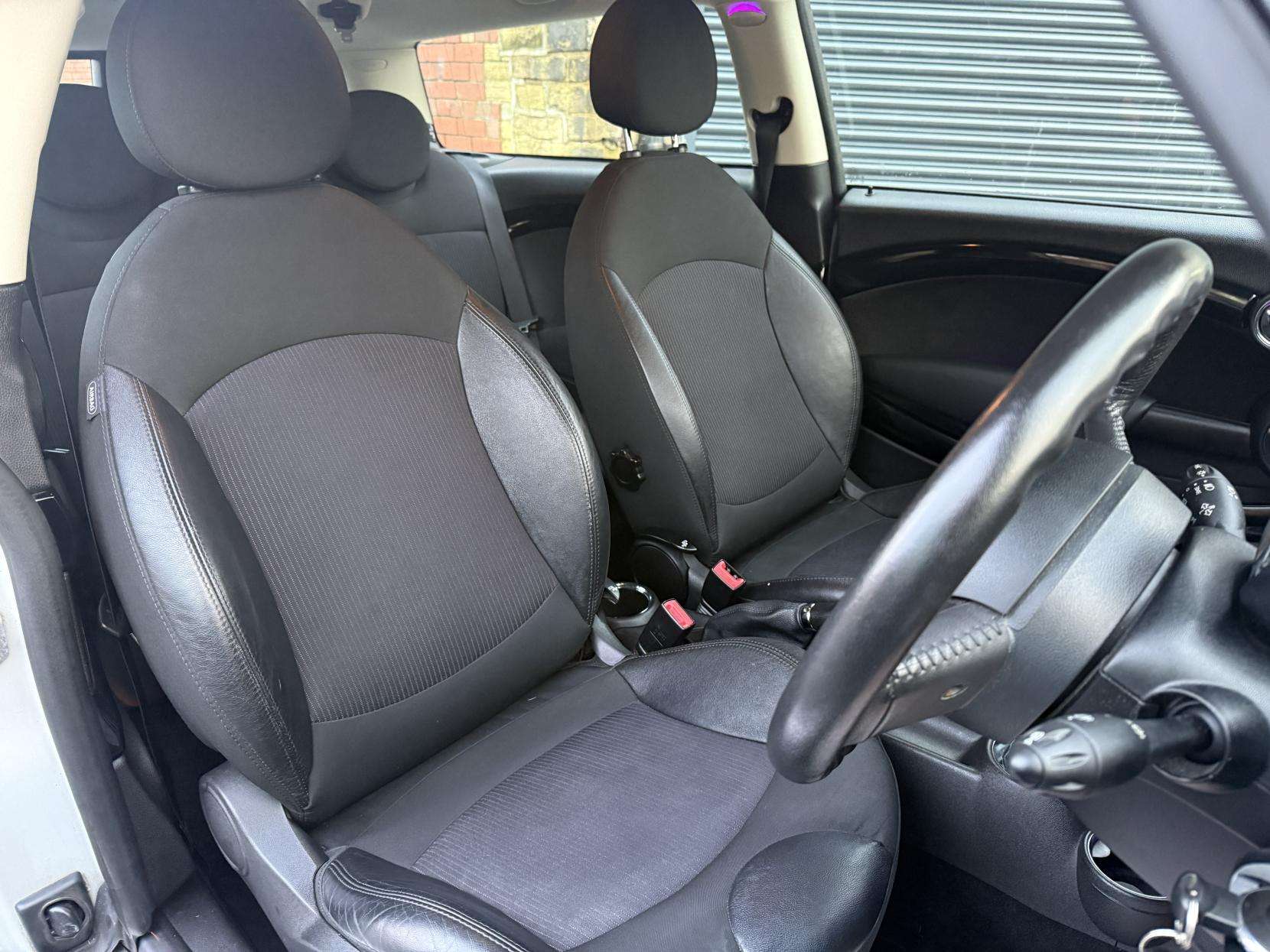 2013 MINI CLUBMAN 2013 MINI CLUBMAN