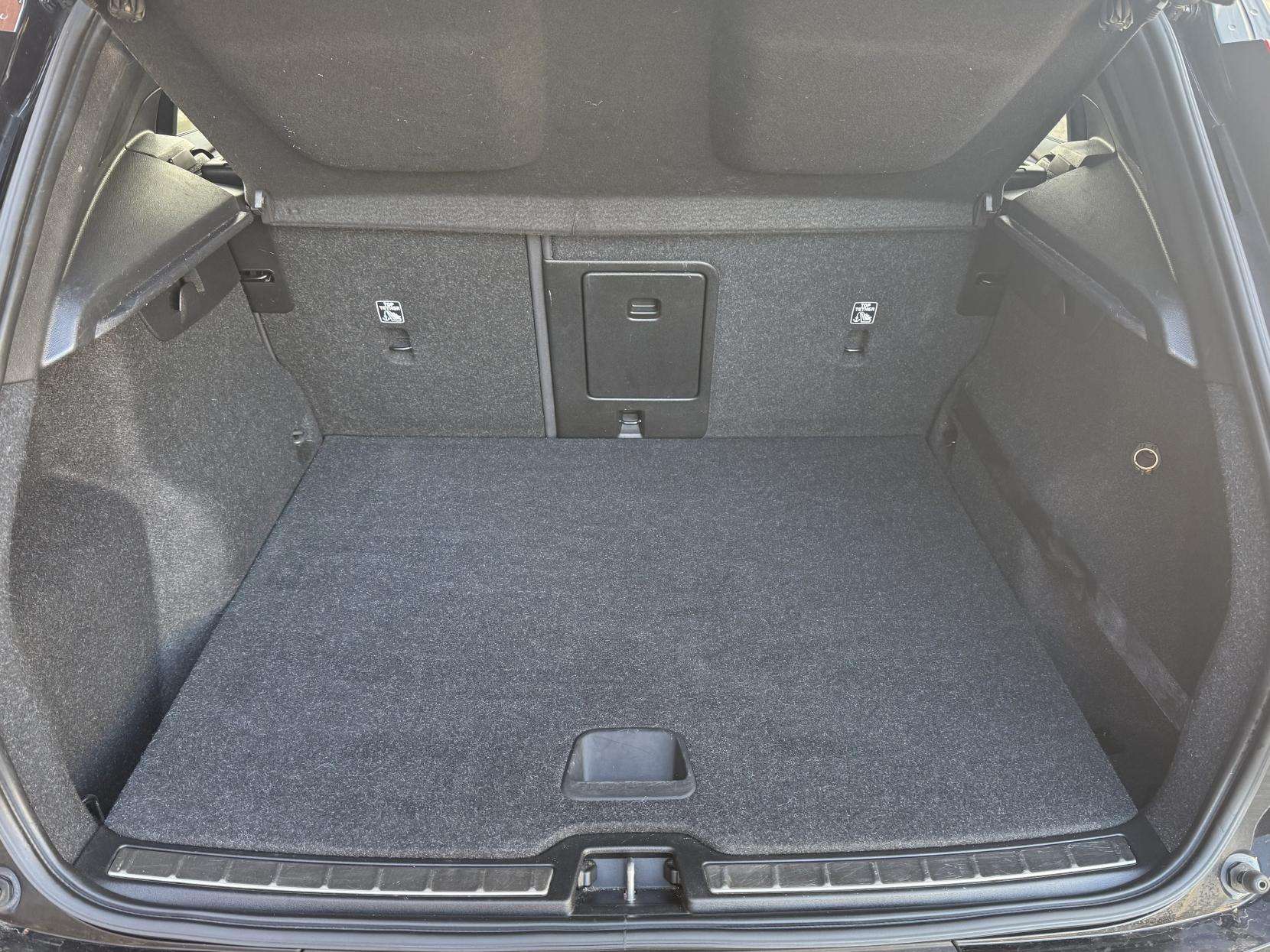 2020 VOLVO XC40 2020 VOLVO XC40